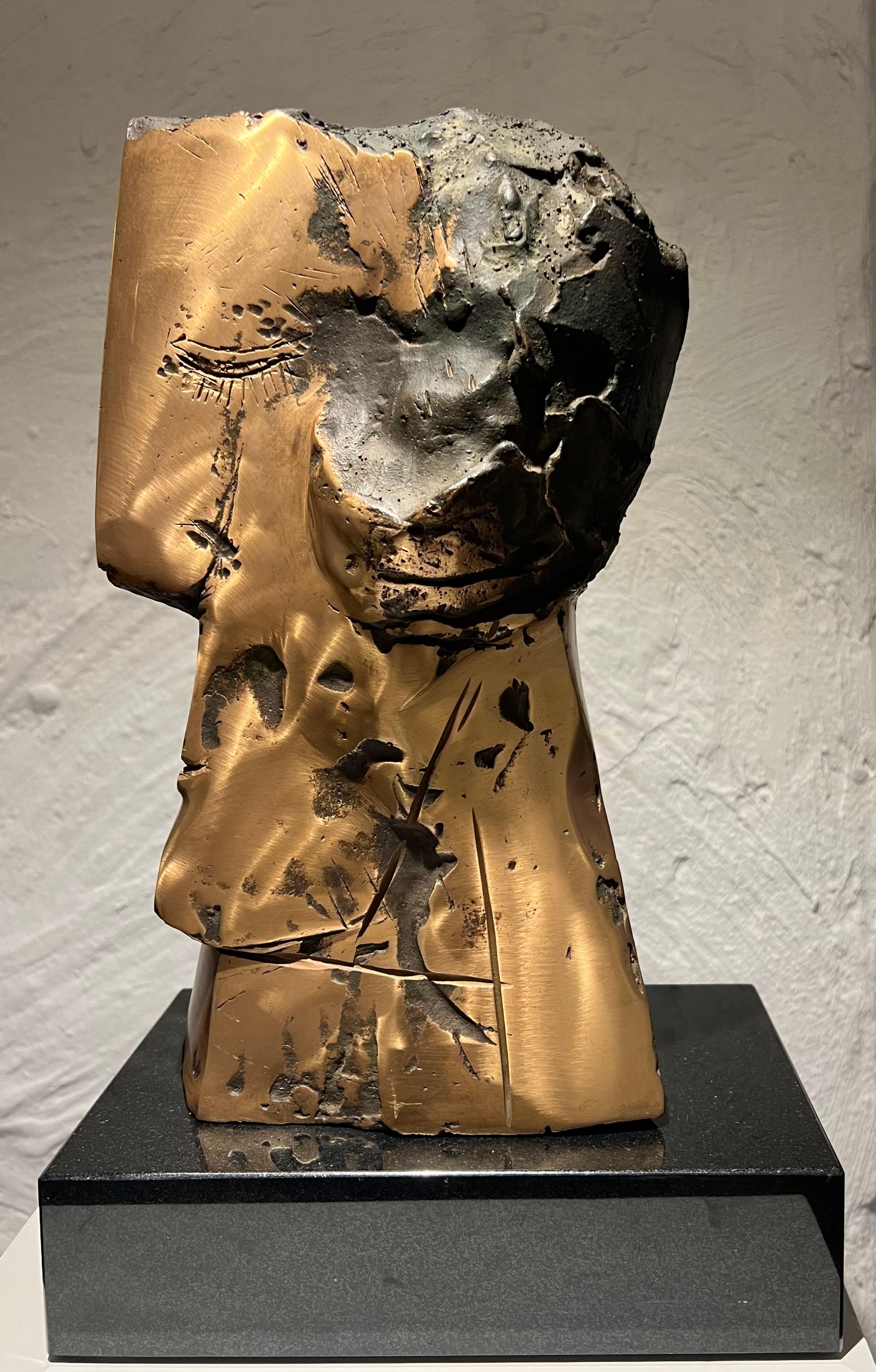 Portrait contemporain à tête unique en bronze poli, style cubiste, en stock en vente 4