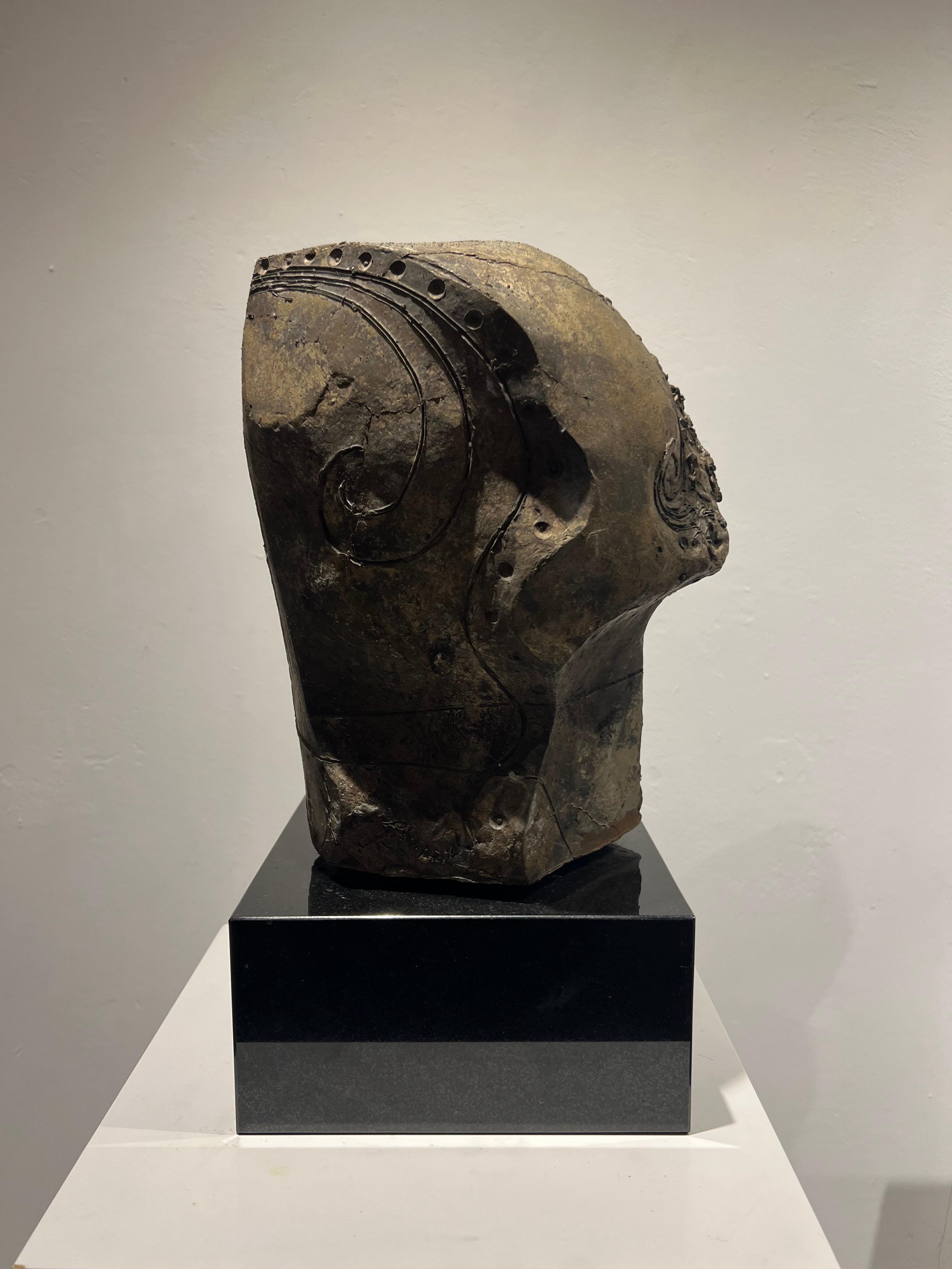 Tête abstraite sculptée en bronze, cercle intérieur coulé, édition limitée - Contemporain Sculpture par Thomas Junghans