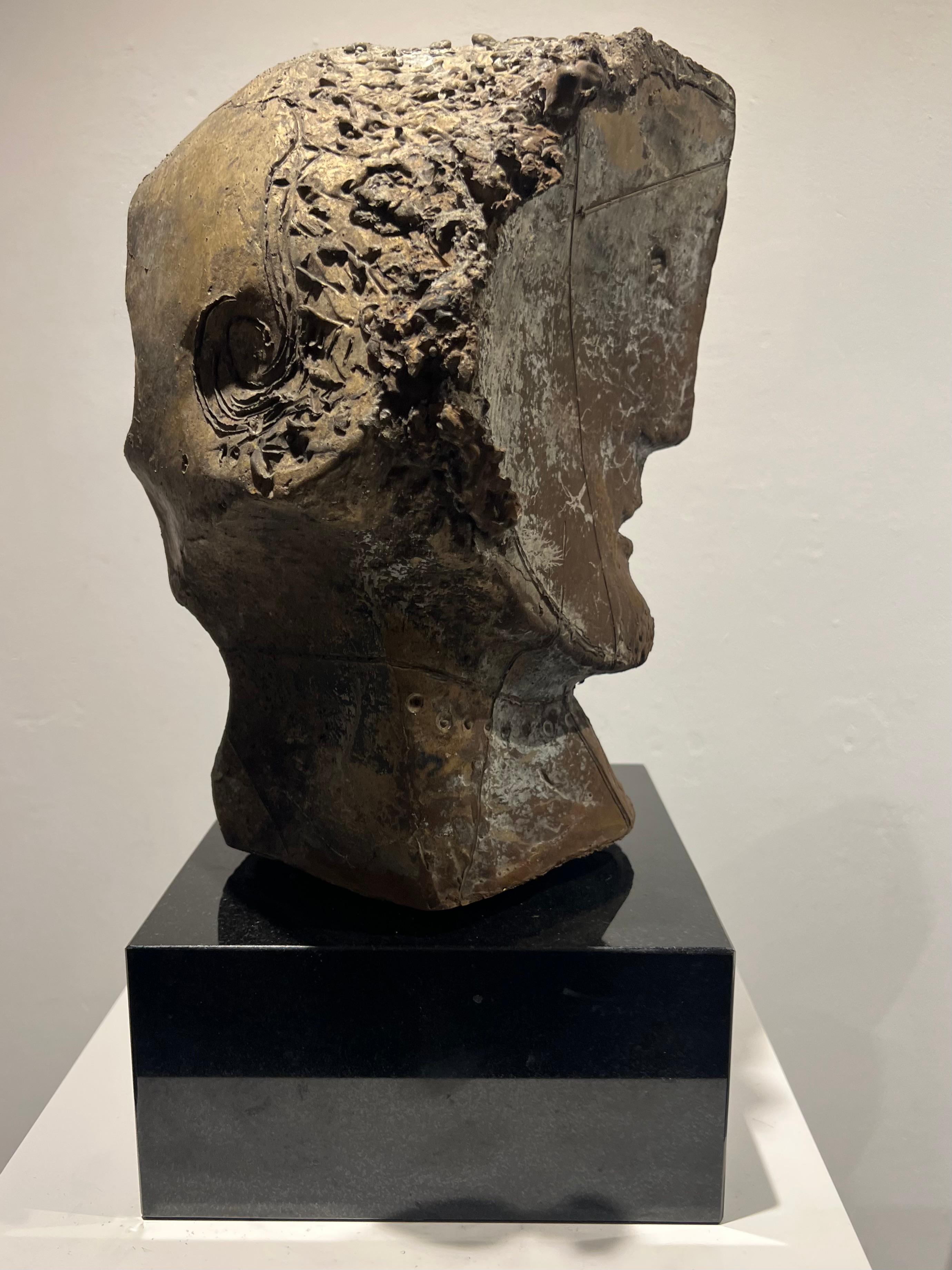 Inner Circle Casting Scale Bronze Sculpture Figurative Abstract Head In Stock - Gold Figurative Sculpture by Thomas Junghans