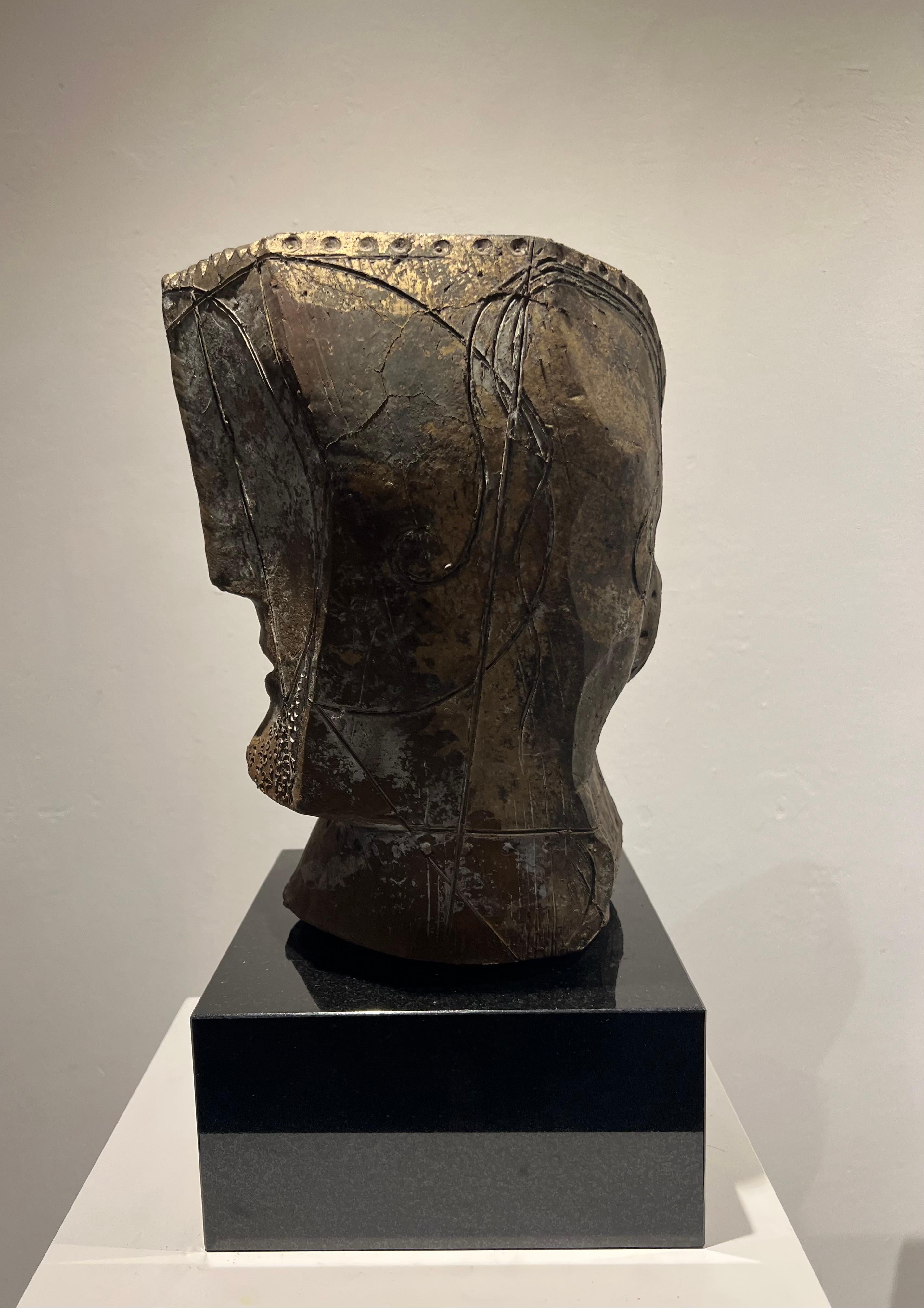 Inner Circle (Casting Scale) Bronze Sculpture Figurative Abstract Head In Stock

Junghans (1956, Recklinghausen) creates abstract sculptures in stone, wood and bronze, mostly torsos and primal portraits, in a primitive, cubic and expressionistic