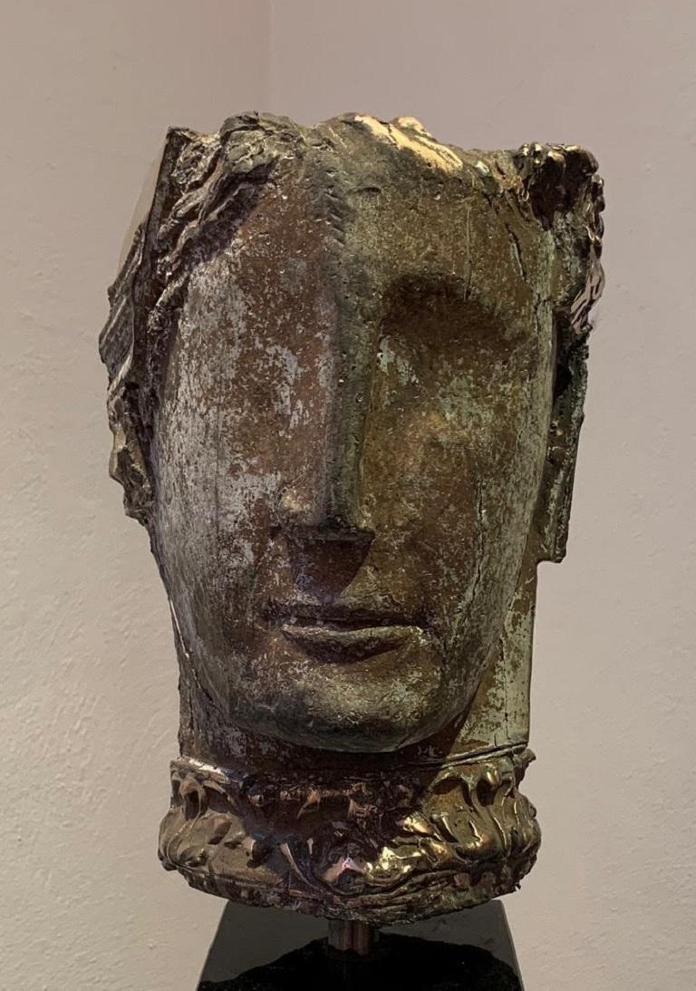 Prima Luce (Gala Version) Bronze Head Figurative Abstract Contemporary  - Gold Figurative Sculpture by Thomas Junghans