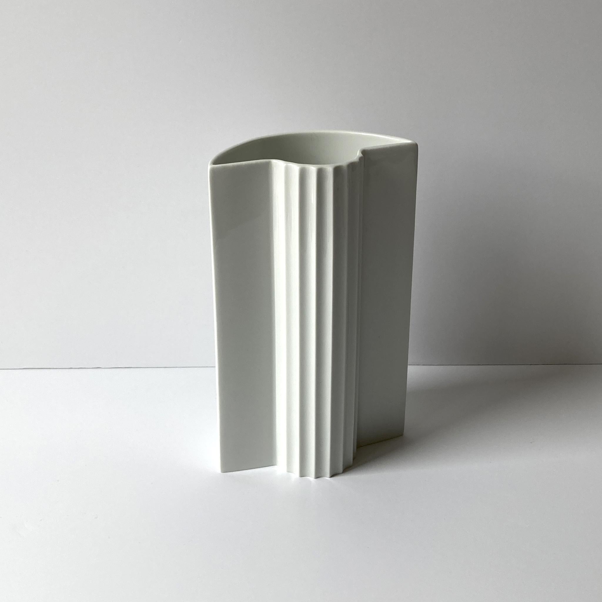 Thomas Keramik White Rounded Porcelain Vase, Postmodern For Sale 1