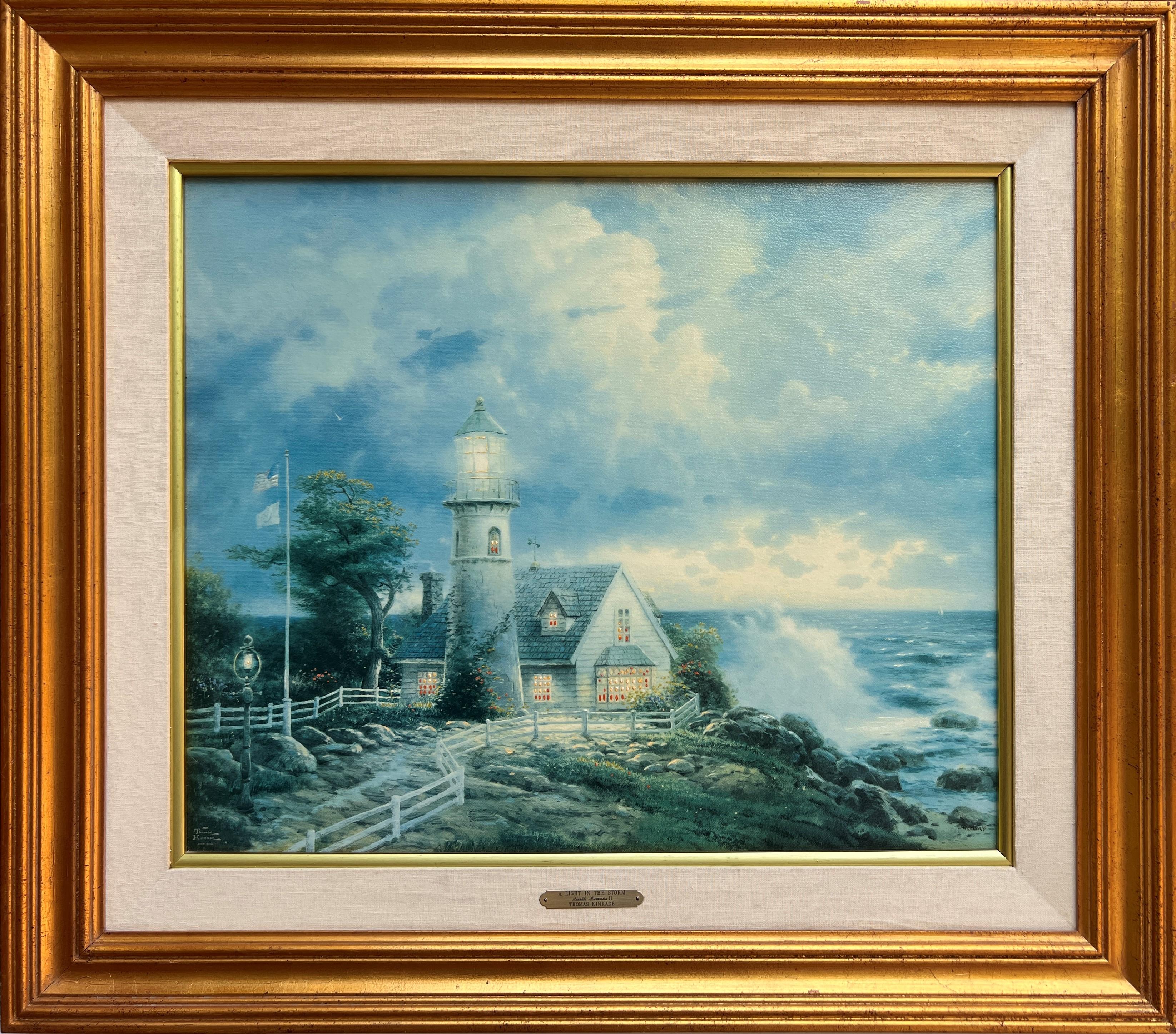 Seaside Memories II est une série populaire de Thomas Kinkade. Cette peinture s'intitule "Une lumière dans la tempête",  24" x 20"  La taille de l'édition est limitée à 395 épreuves d'artiste numérotées sur toile. Ce tableau est le n° 247/395. Toile