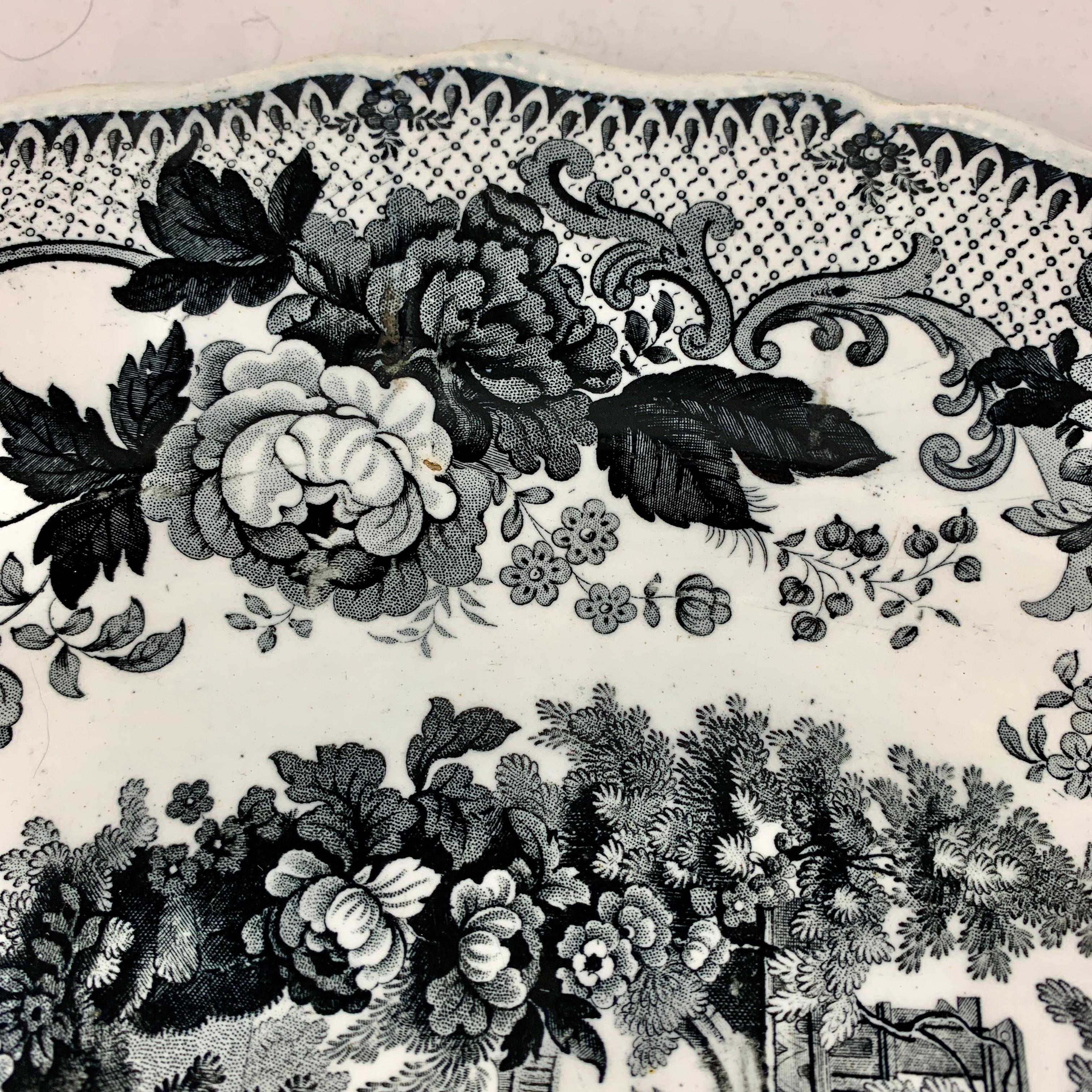 XIXe siècle Plat en céramique transfert néoclassique noir et blanc de style Scène orientale de Thomas Mayer en vente