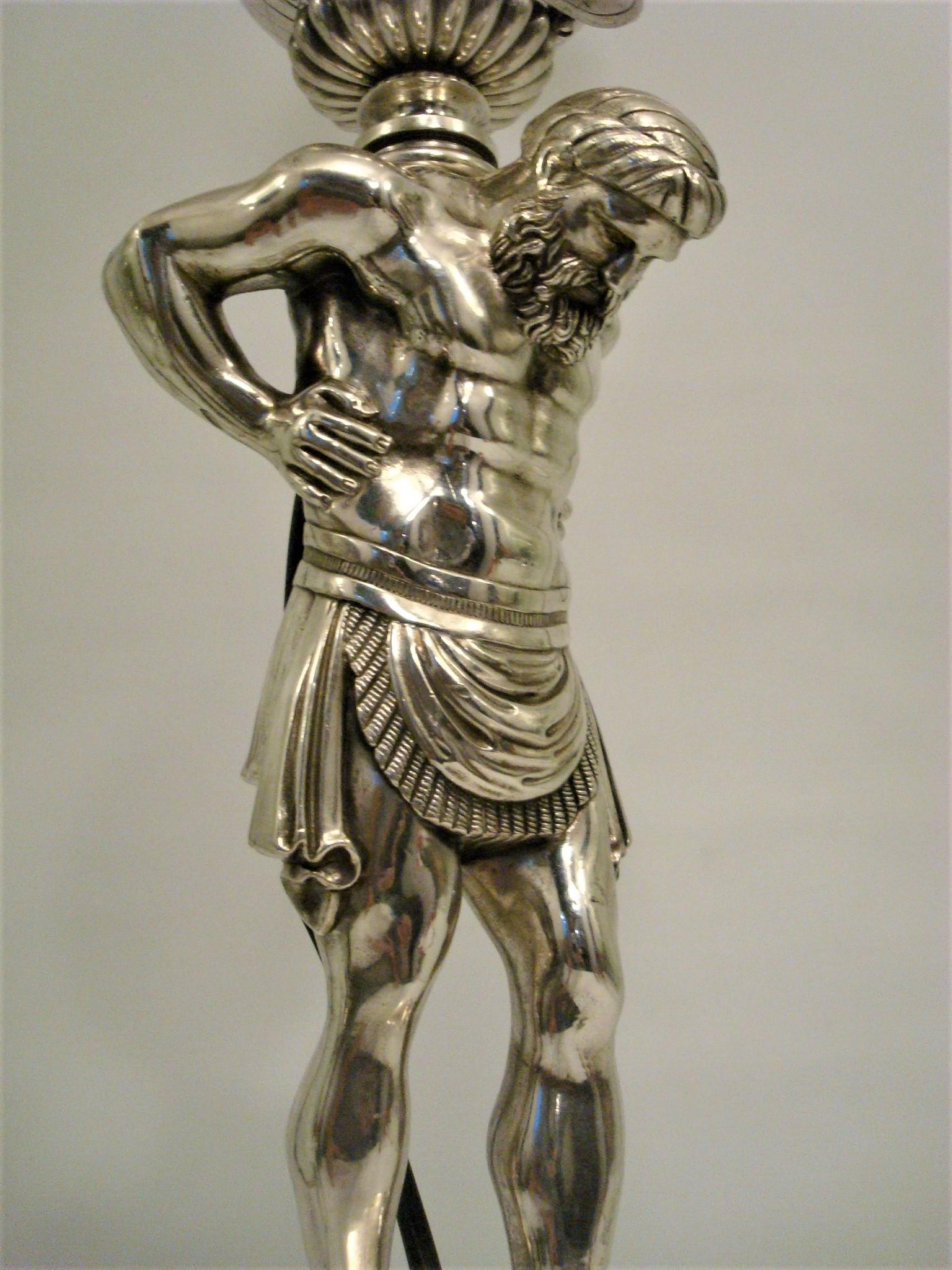 XIXe siècle Base de lampe en bronze sculpturale 'Atlas' de Thomas Messenger and Sons, Angleterre vers 1835 en vente