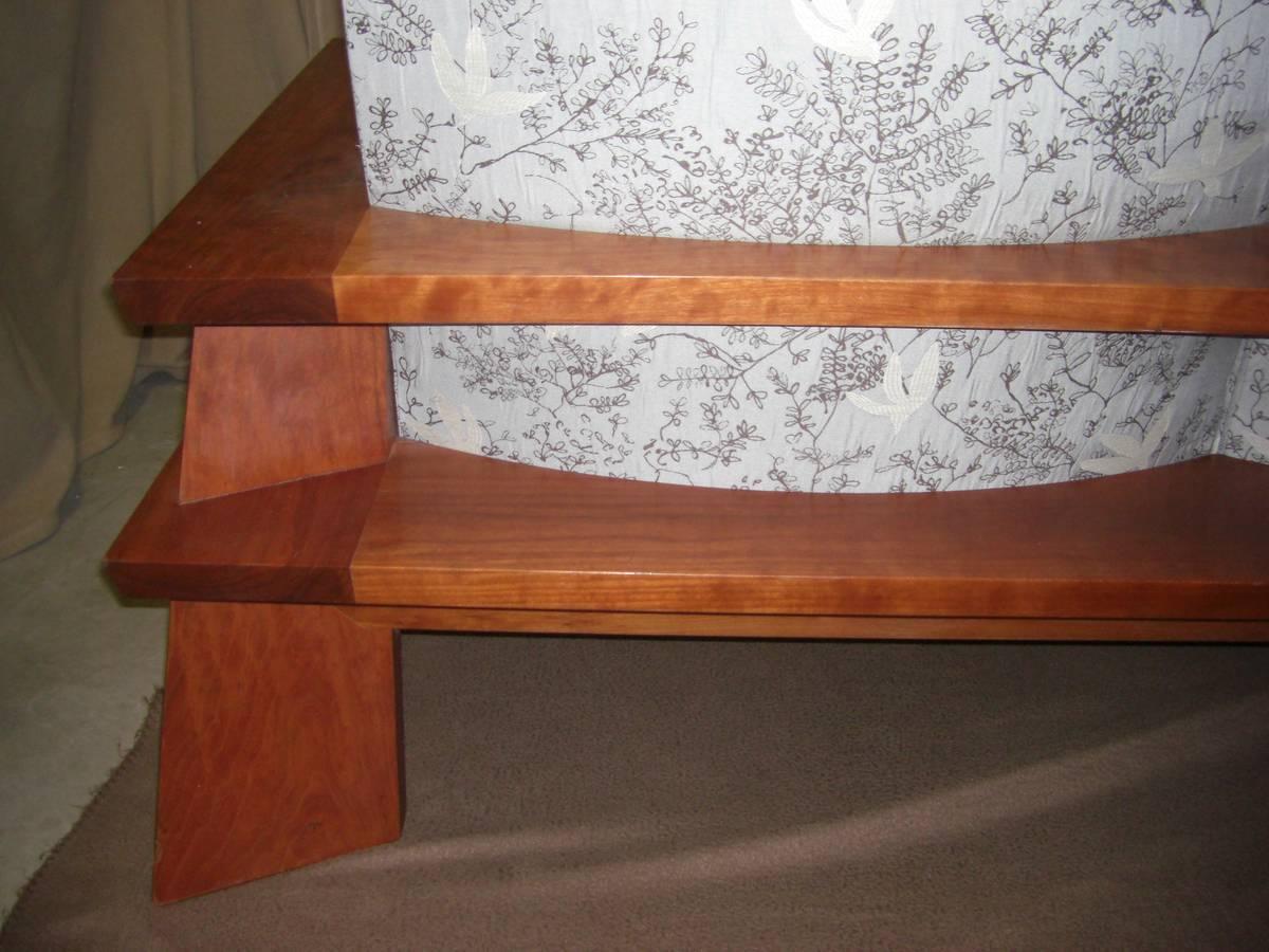Thomas Moser Edo Two Place Sofa Loveseat, 2007, Maine, Handcrafted, Studio Art In Good Condition In Brooklyn, NY