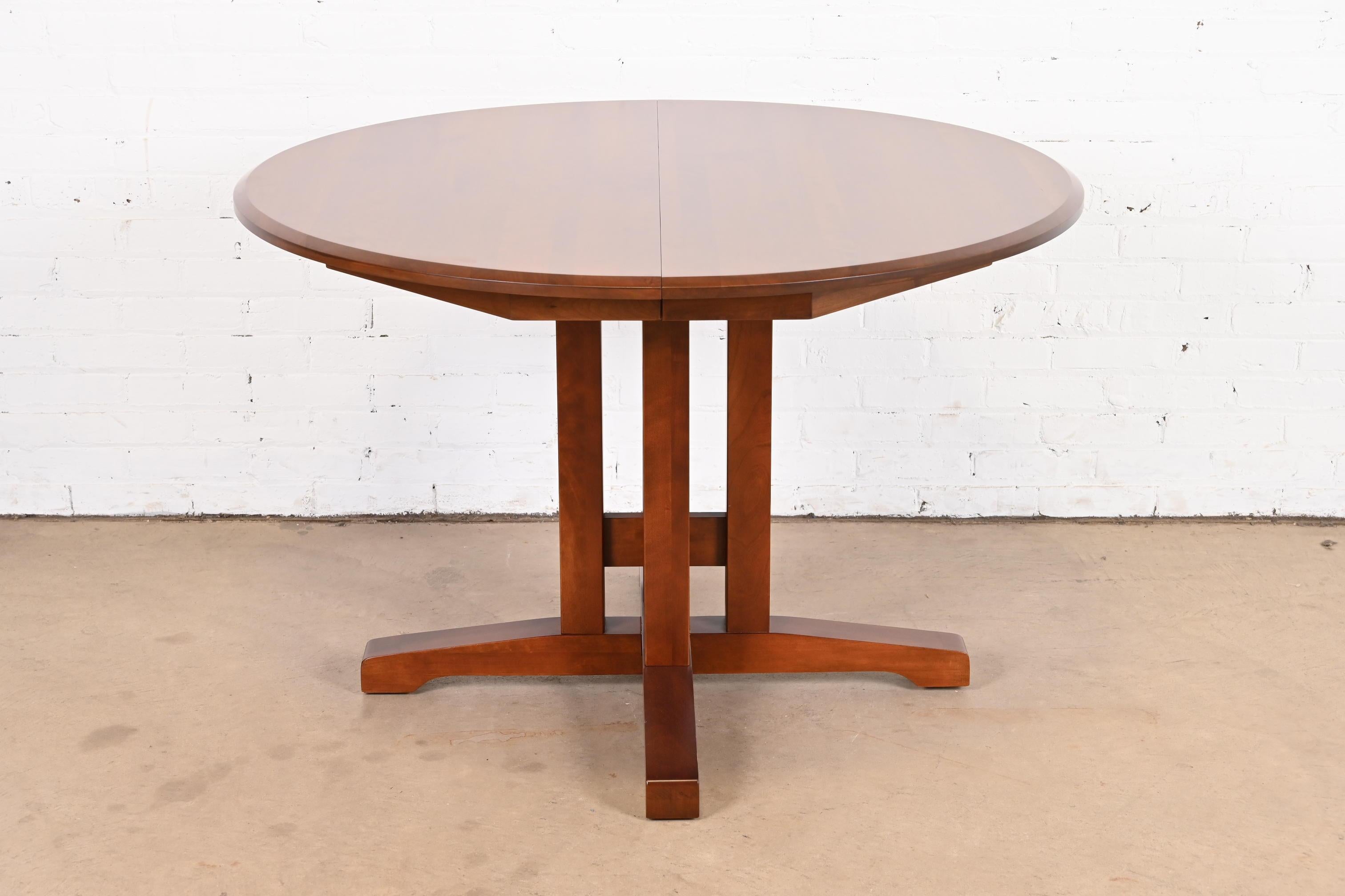 Thomas Moser Style Arts & Crafts Cherry Wood Pedestal Dining Table, Refinished For Sale 4