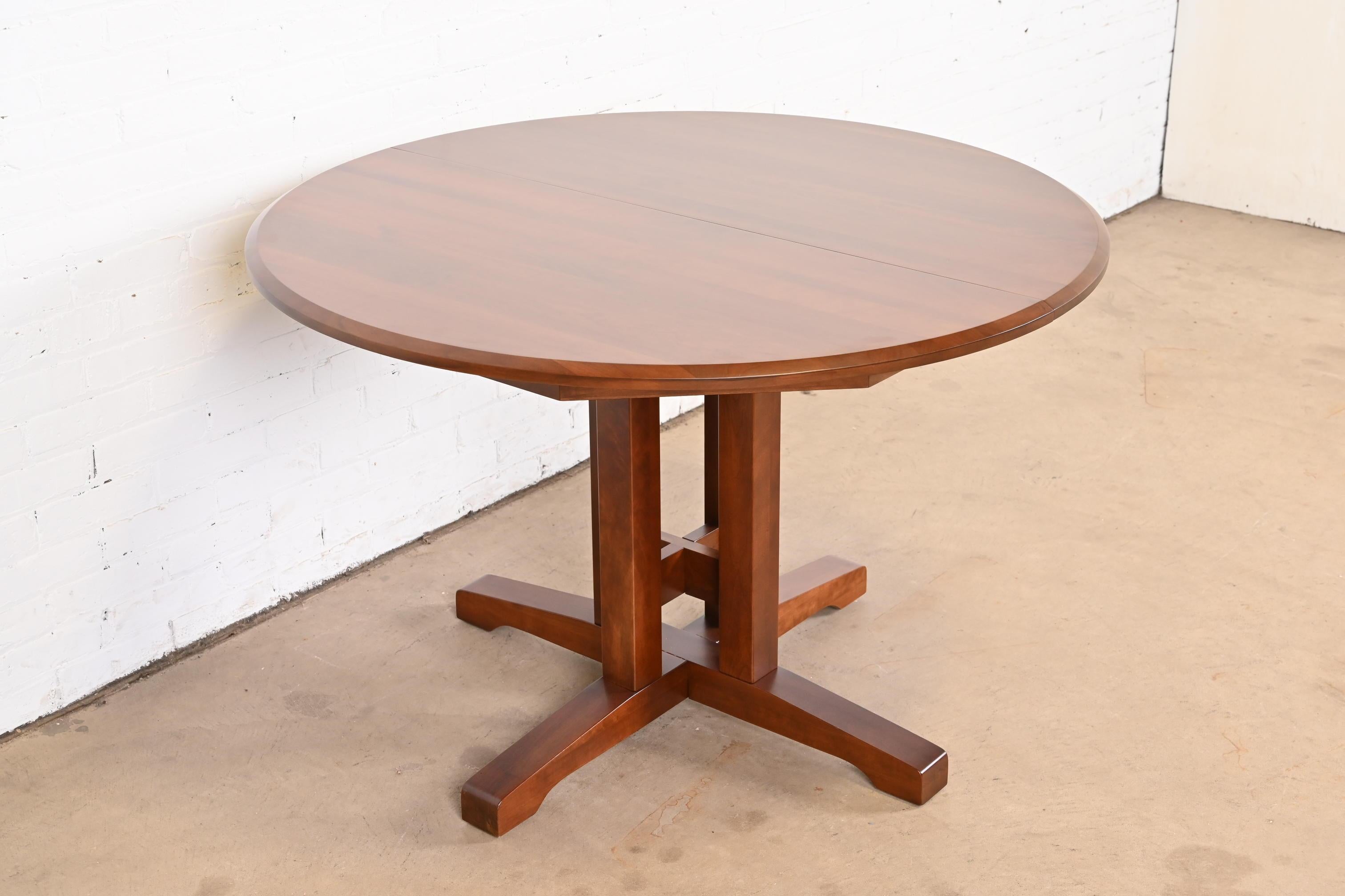 Thomas Moser Style Arts & Crafts Cherry Wood Pedestal Dining Table, Refinished For Sale 8