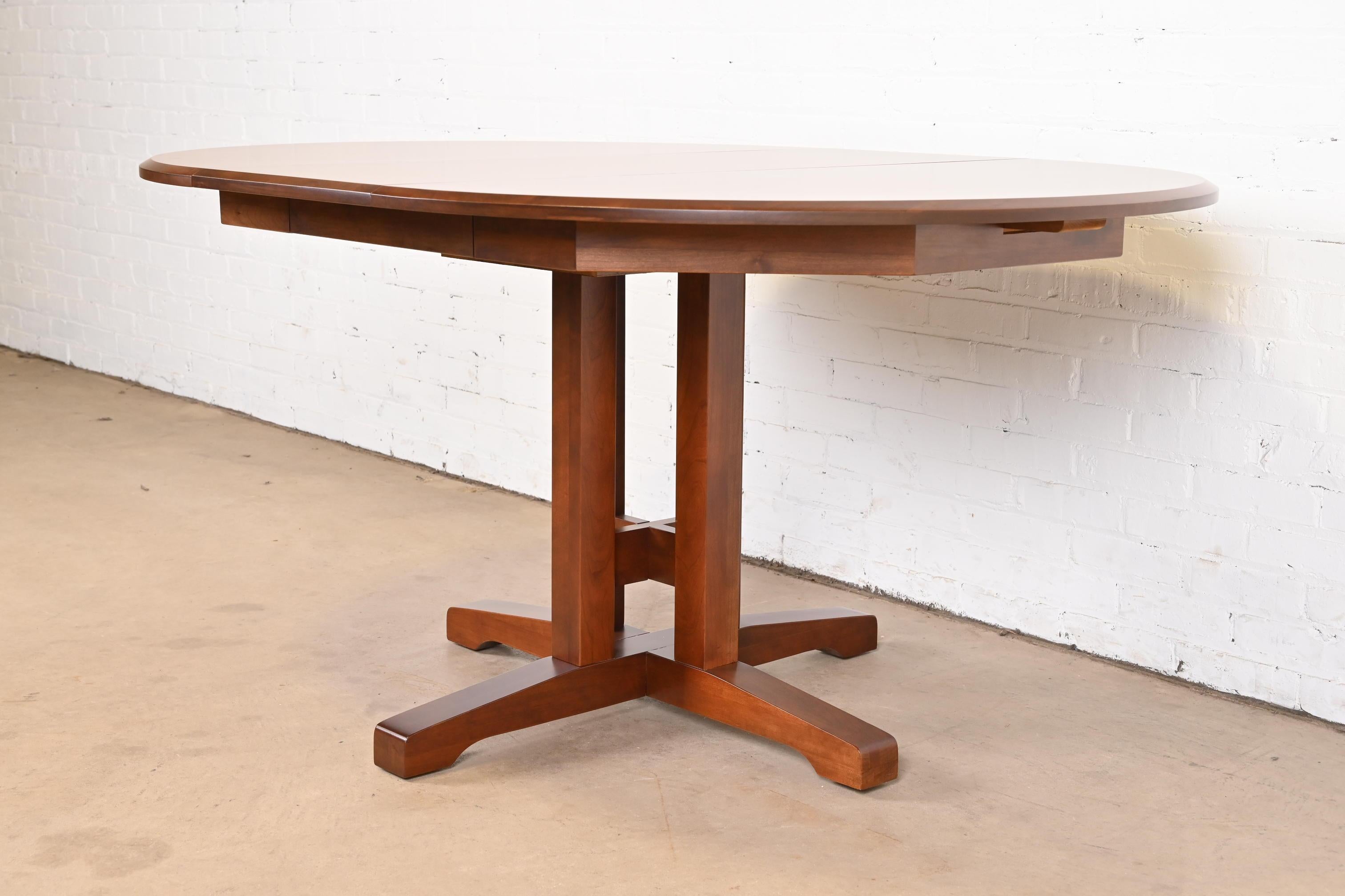 American Thomas Moser Style Arts & Crafts Cherry Wood Pedestal Dining Table, Refinished For Sale