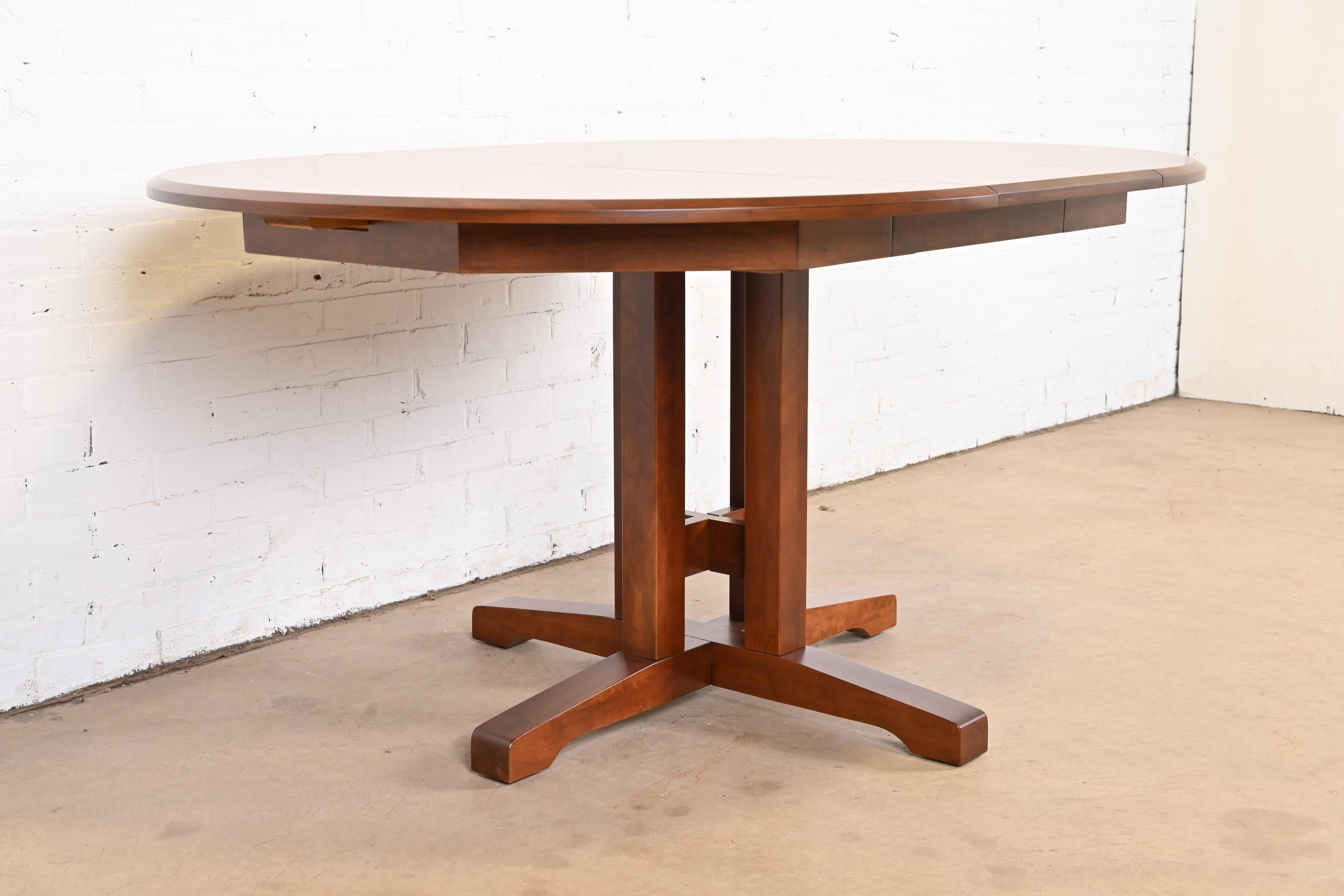 20th Century Thomas Moser Style Arts & Crafts Cherry Wood Pedestal Dining Table, Refinished For Sale