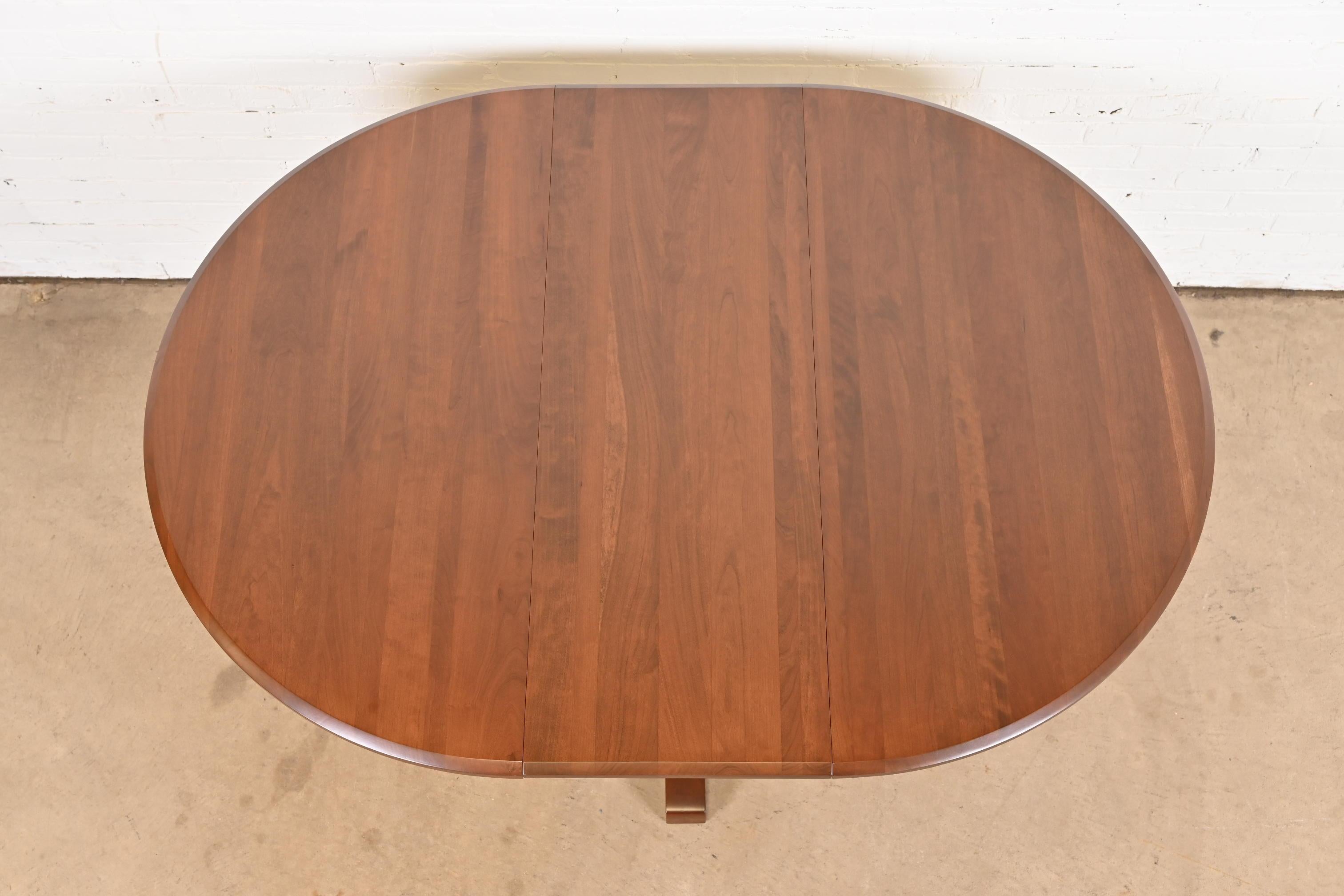 Thomas Moser Style Arts & Crafts Cherry Wood Pedestal Dining Table, Refinished For Sale 1