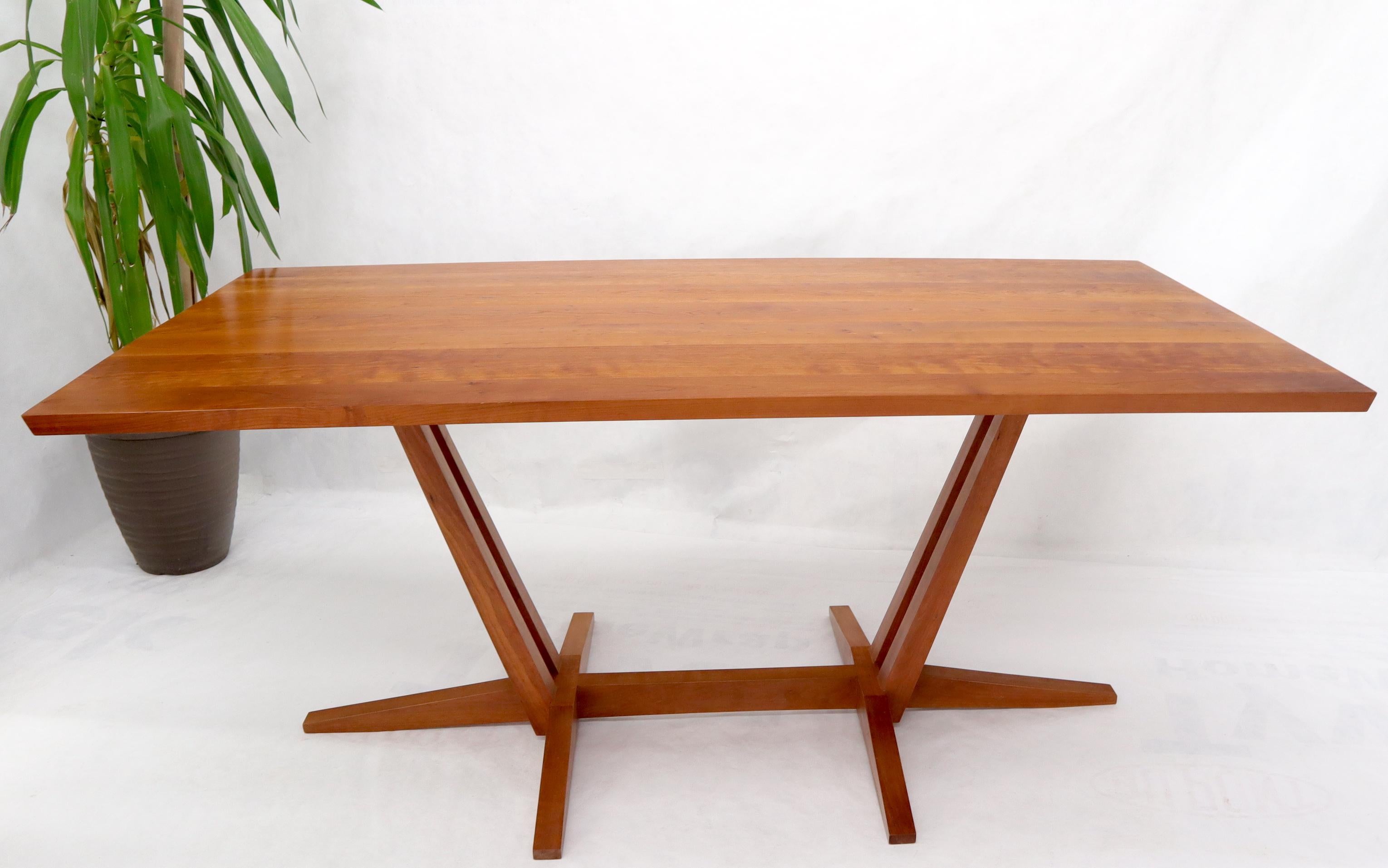 thomas moser dining table