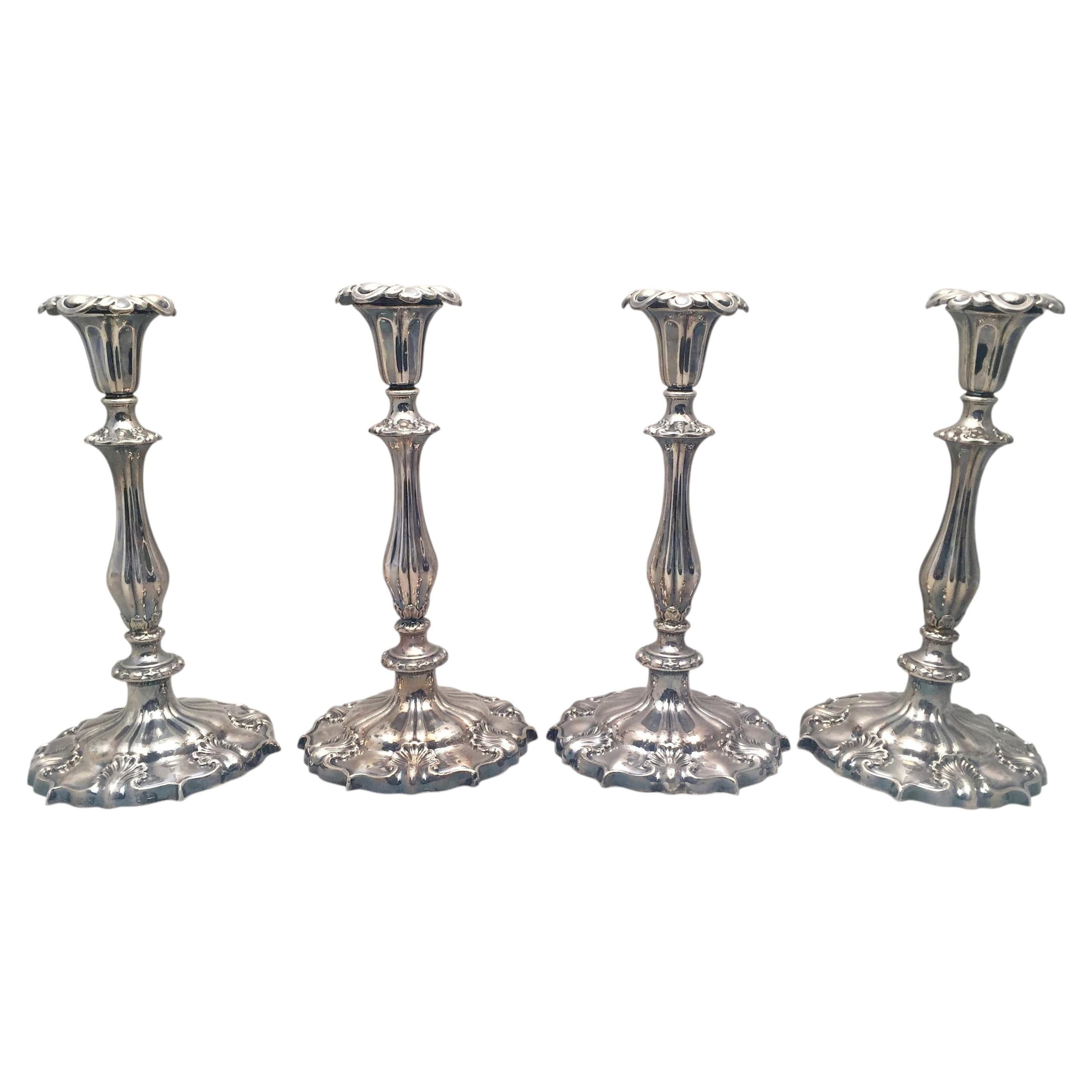 Thomas & Nathaniel Creswick Set di 4 candelabri inglesi in argento sterling del 1843