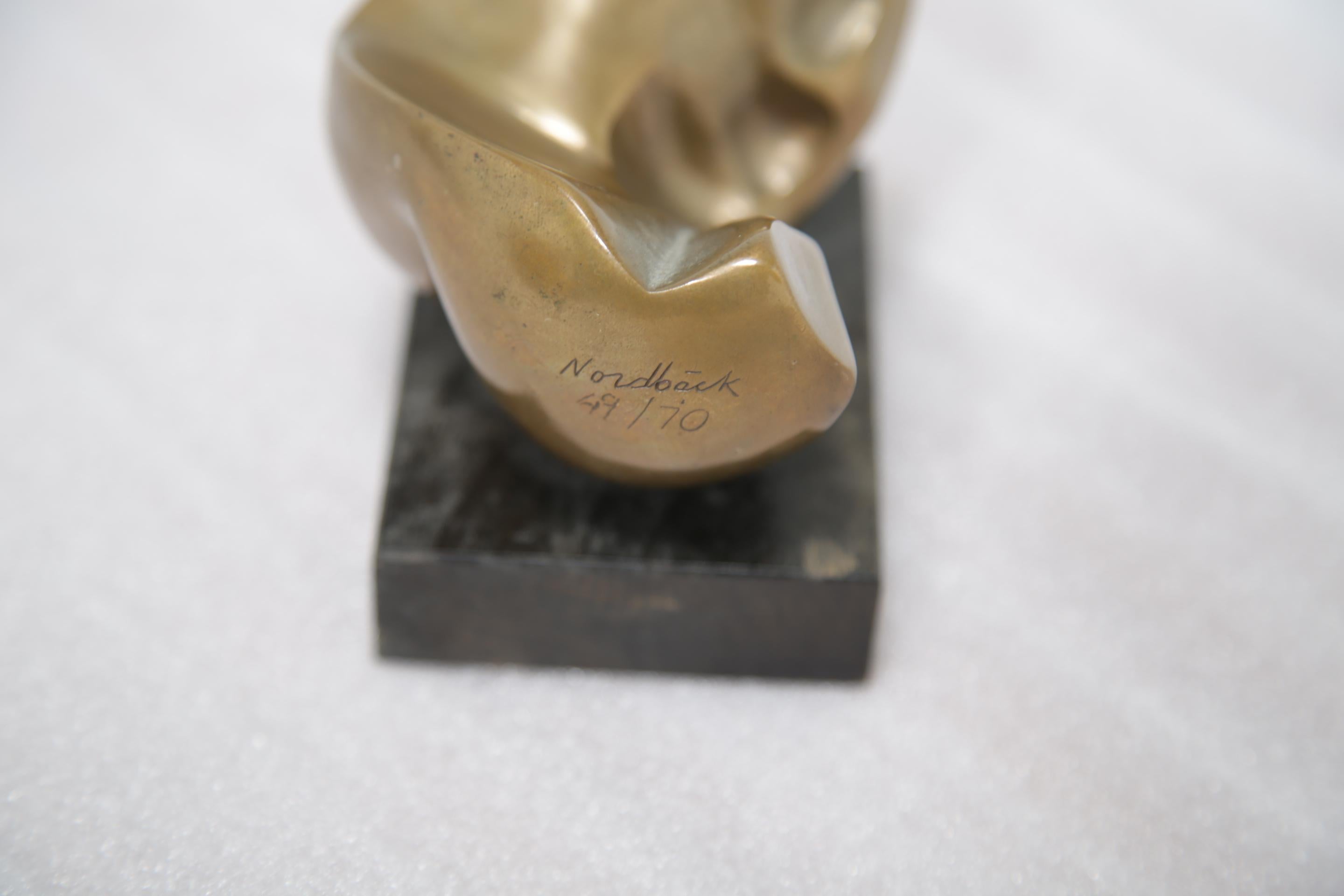 Thomas Nordbäck, Escultura de bronce, Forma orgánica firmada y numerada, edición de 70 ejemplares en venta 1