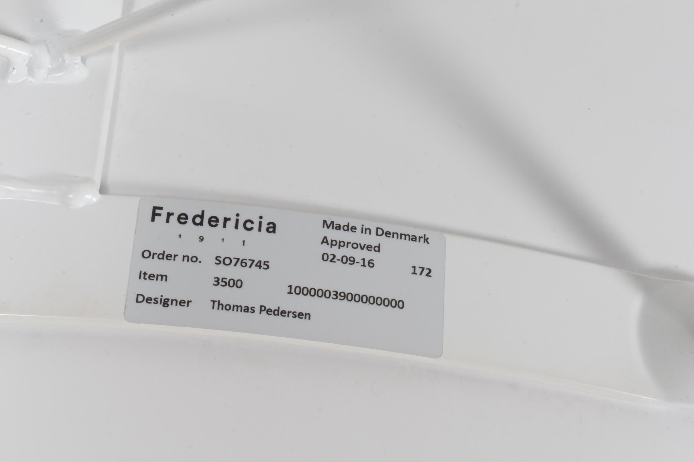 Thomas Pedersen for Fredericia, sting ray lounge chair of plastic In Good Condition In Esbjerg, DK