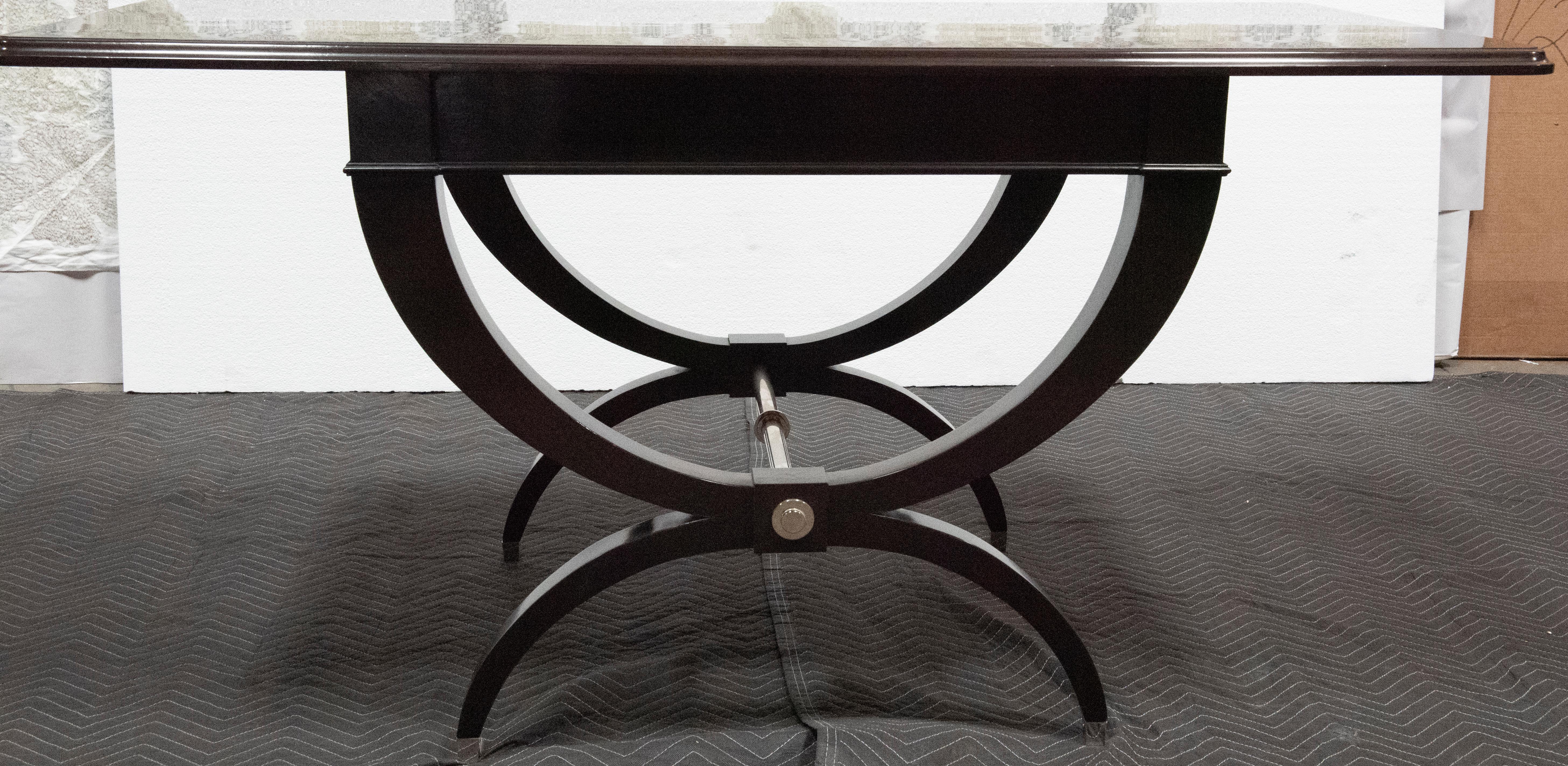 Américain Table d'appoint rectangulaire en noyer et bronze Thomas Pheasant 2021 en vente