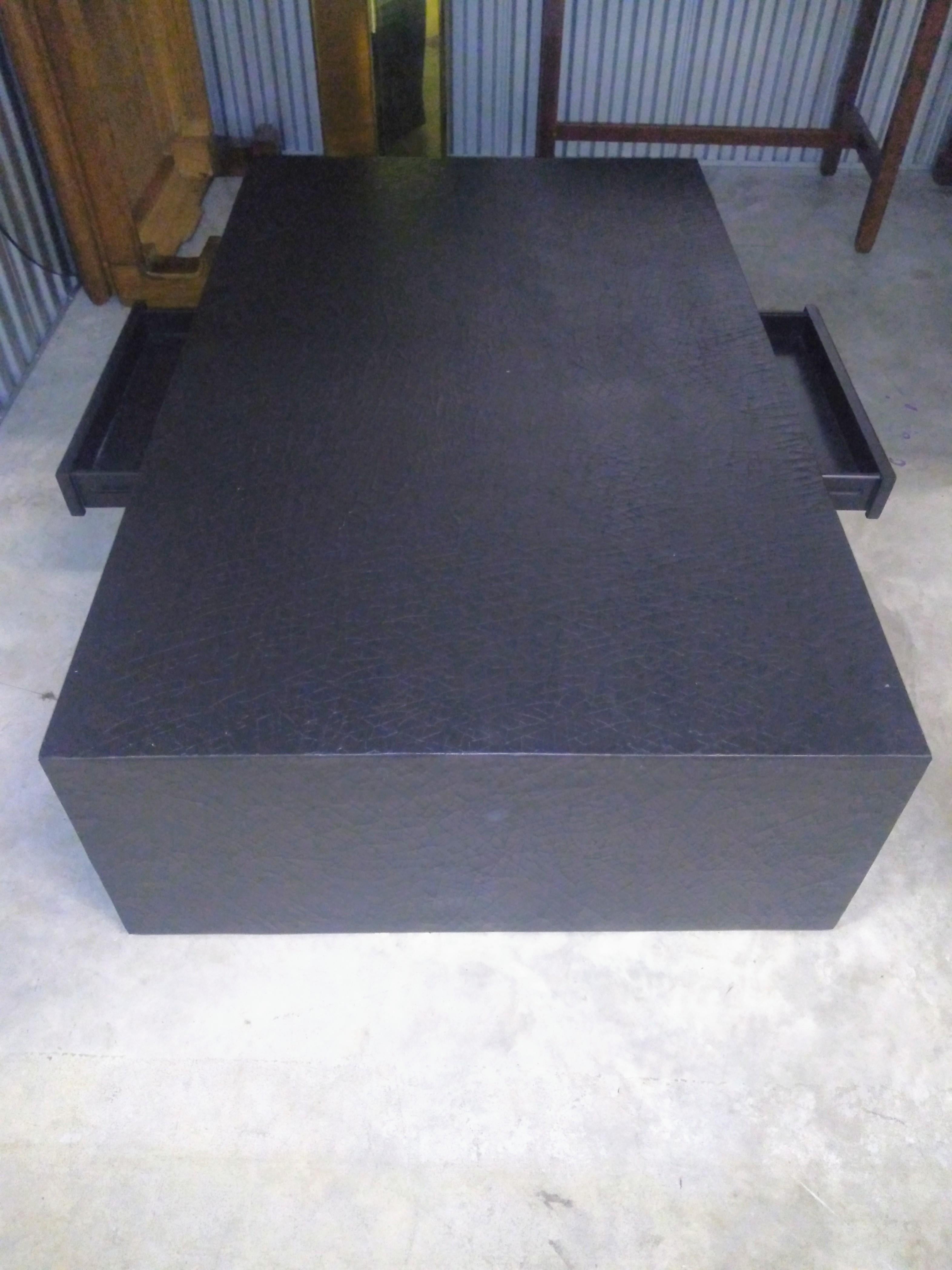 Américain Table basse craquelée Thomas Pheasant pour Baker Furniture en vente