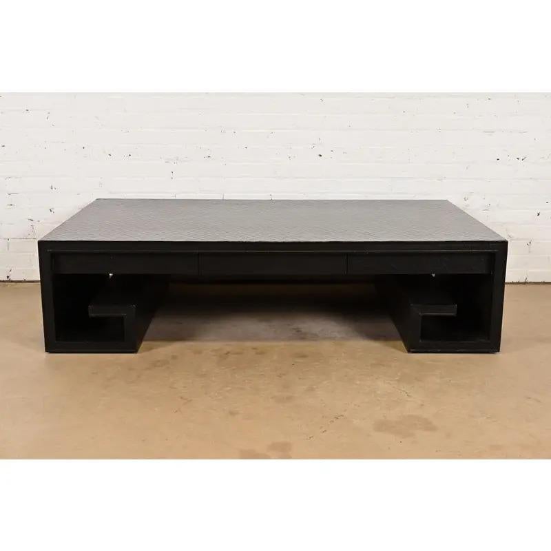 Moderne Thomas Pheasant for Baker Furniture Greek Key Black Lacquered Coffee Table en vente