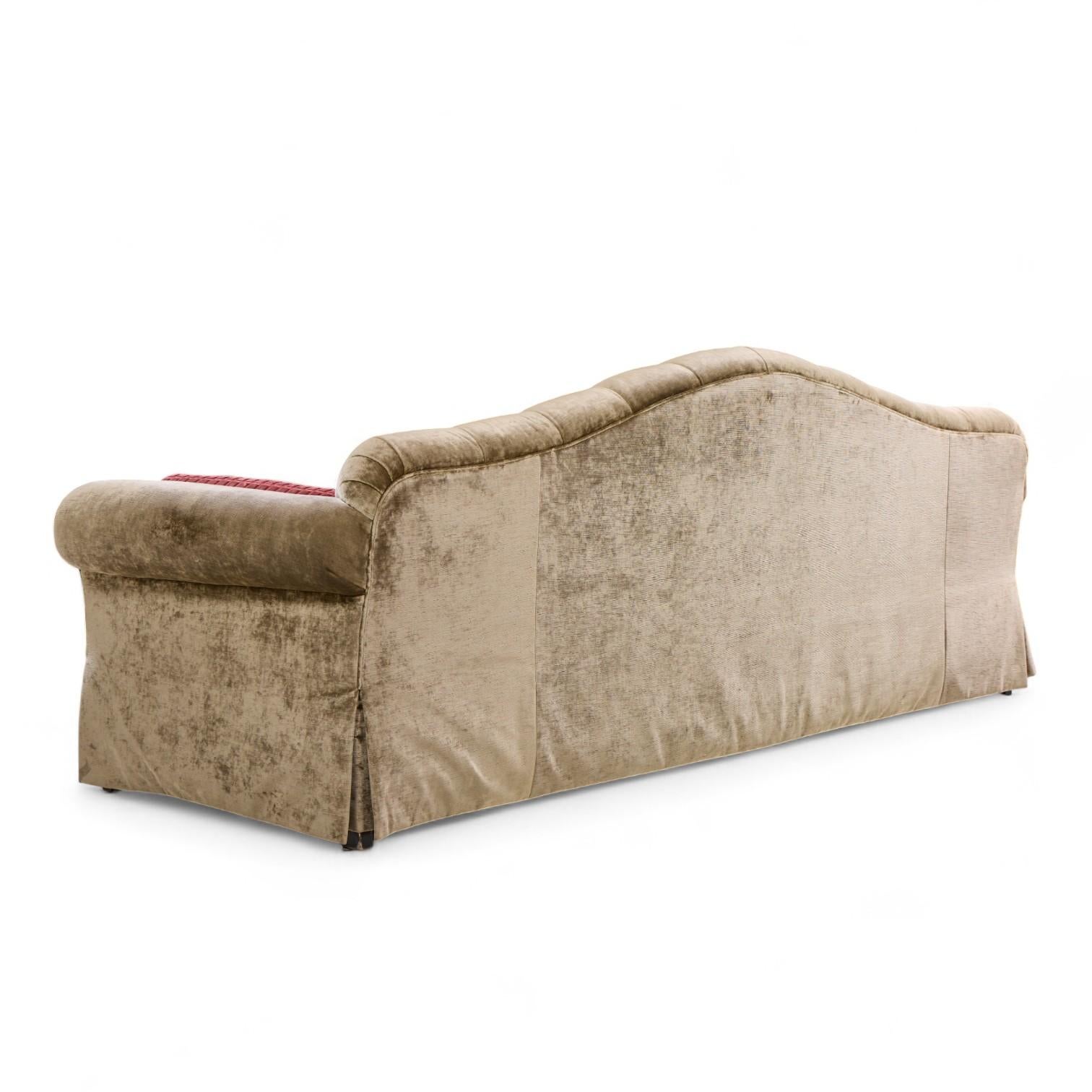 Thomas Pheasant for Baker Furniture Tufted Camel Back Sofa In Good Condition For Sale In Franklin Park, IL