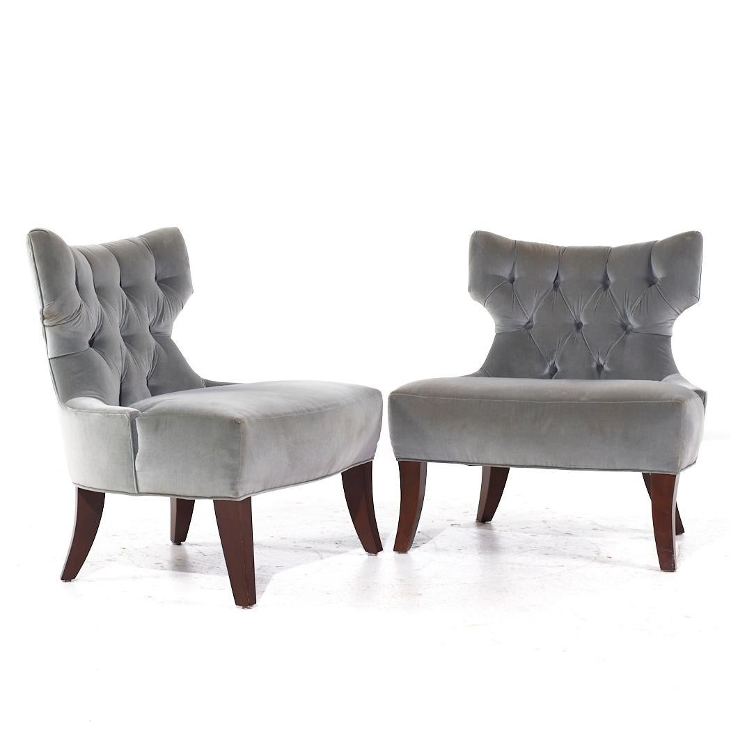 Thomas Pheasant for Baker Tufted Slipper Lounge Chairs - Paire

Chaque chaise longue mesure : 31 de large x 30 de profond x 32,5 de haut, avec une hauteur d'assise de 17 pouces.

Nous prenons nos photos dans un studio à éclairage contrôlé afin de
