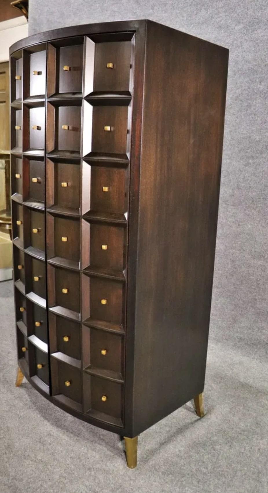 Collection Thomas The Collective Armoire/Bar en acajou (paire disponible) Bon état - En vente à Brooklyn, NY