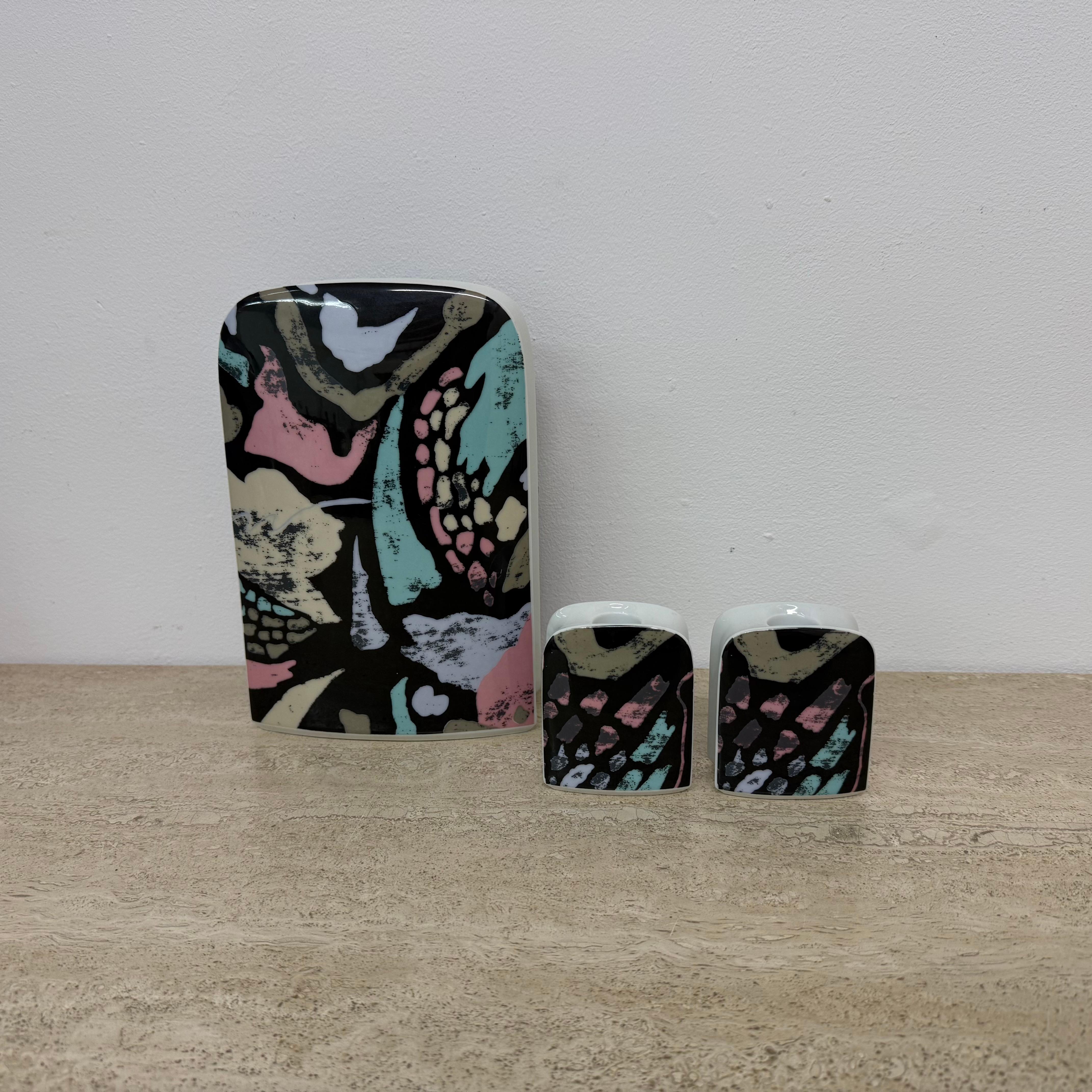 German Thomas porcelain vase by Rosenthal and set of 2 candle holders, 1980’s memphis s For Sale