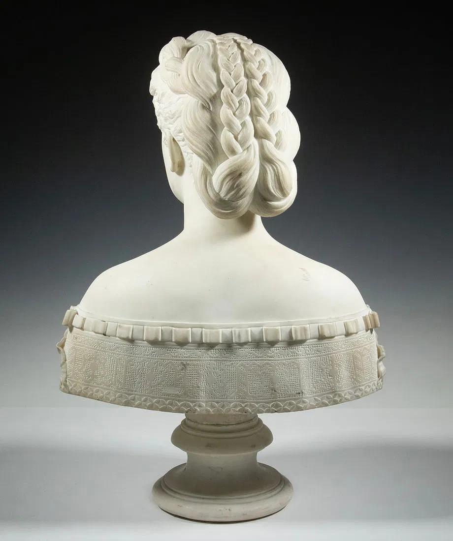 Thomas Ridgeway Gould (Boston/Firenze, 1818-1881) Busto in marmo vittoriano di una donna In condizioni buone in vendita a Long Island City, NY
