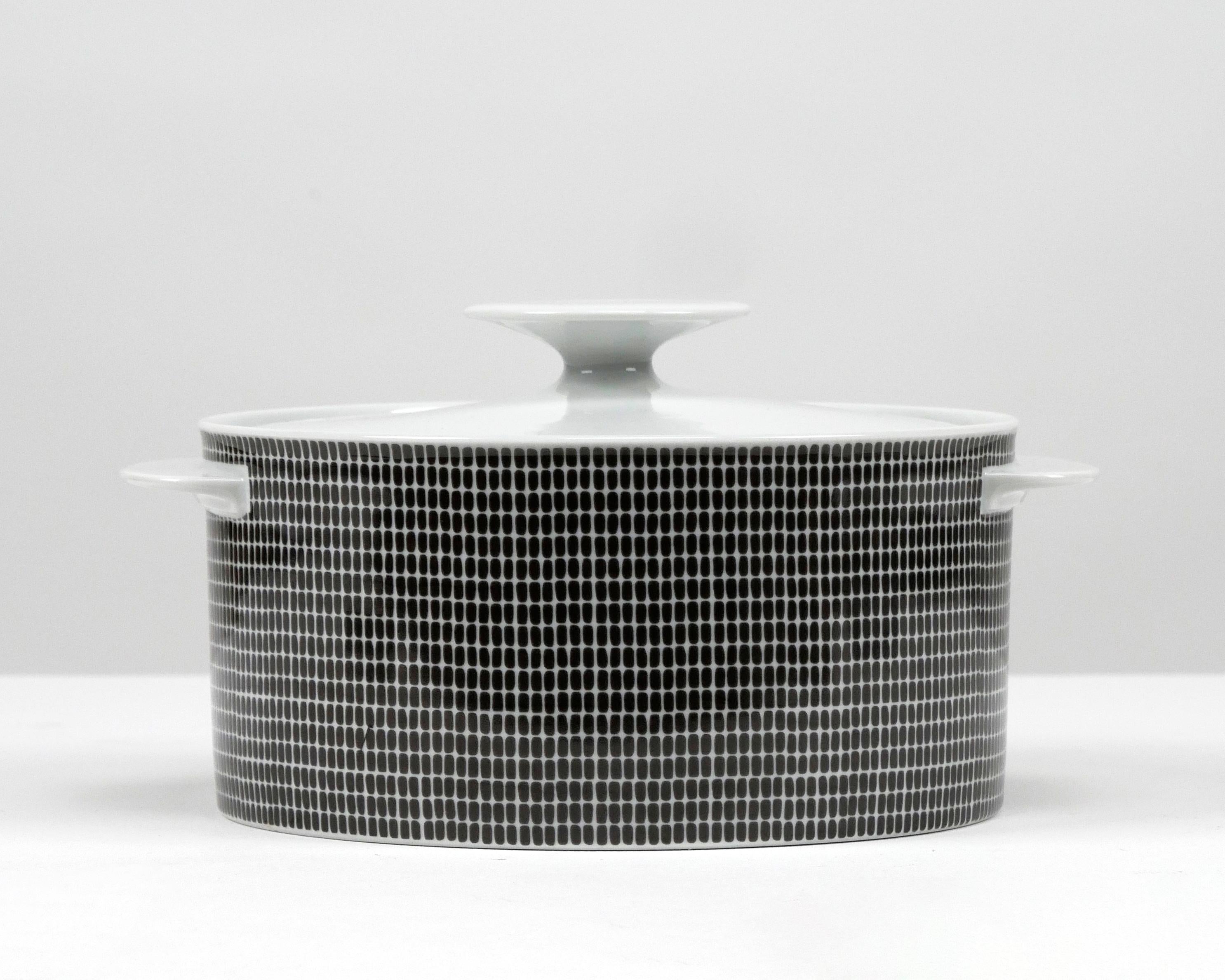 Mid-Century Modern Thomas Rosenthal, Germany, Medallion Onyx Grey large serving bowl with lid 1970s For Sale