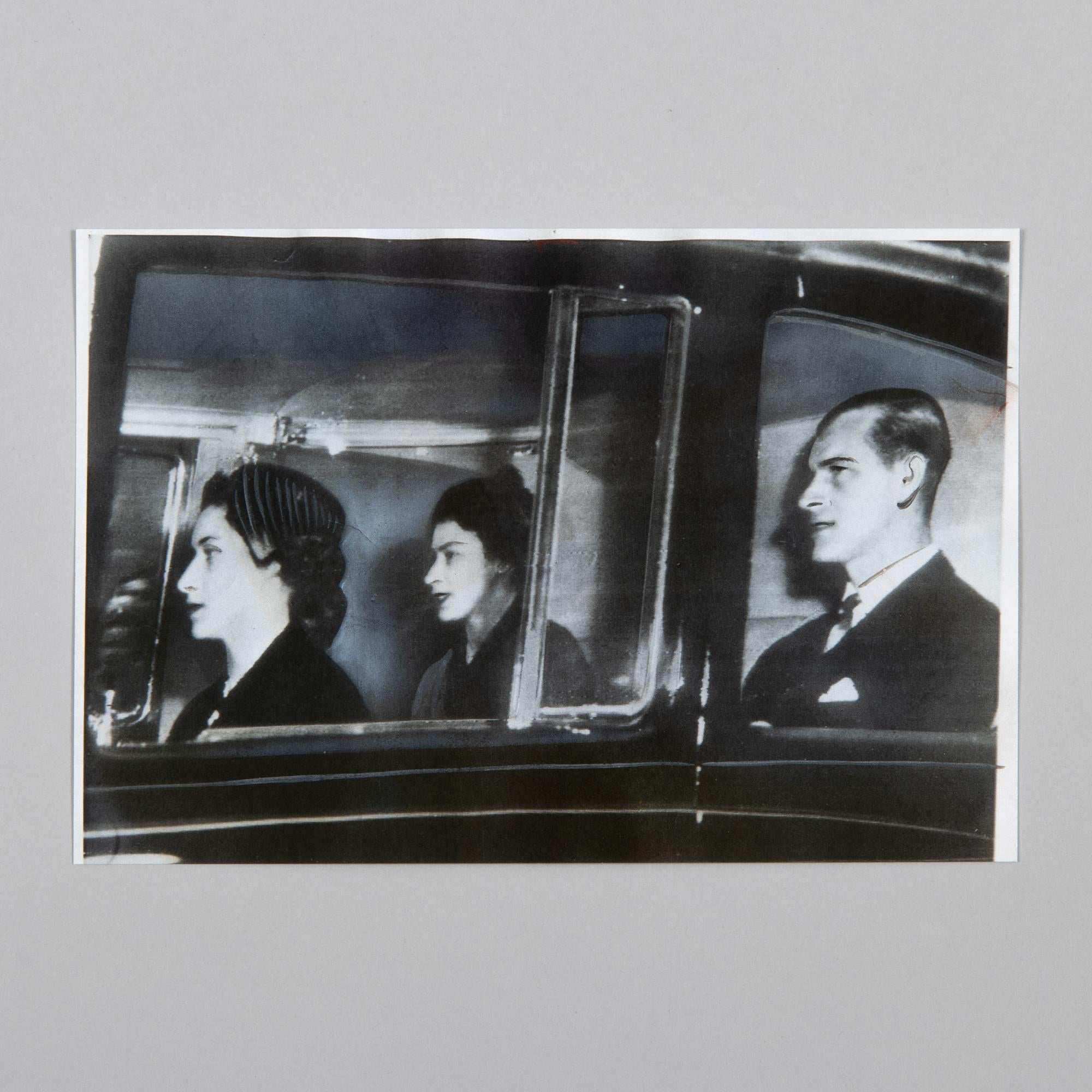 Thomas Ruff, Königin im Auto – Doppelseitiger digitaler Pigmentdruck, signiert im Angebot 2