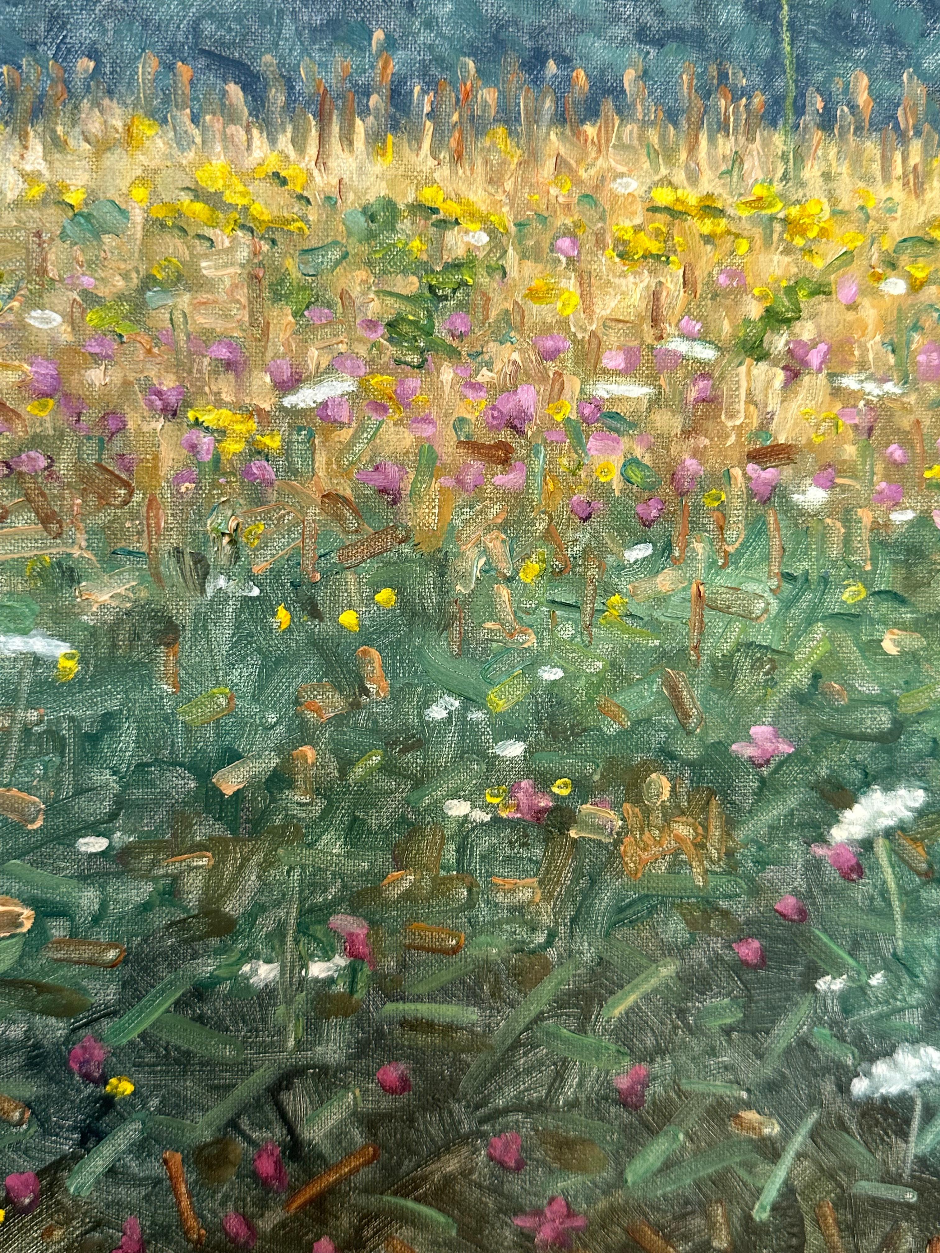 En este paisaje contemporáneo pintado al óleo sobre tabla, se desarrolla una apacible escena veraniega, que capta maravillosamente la idílica sensación de un campo de flores silvestres a principios de agosto. Firmado, fechado y titulado en el