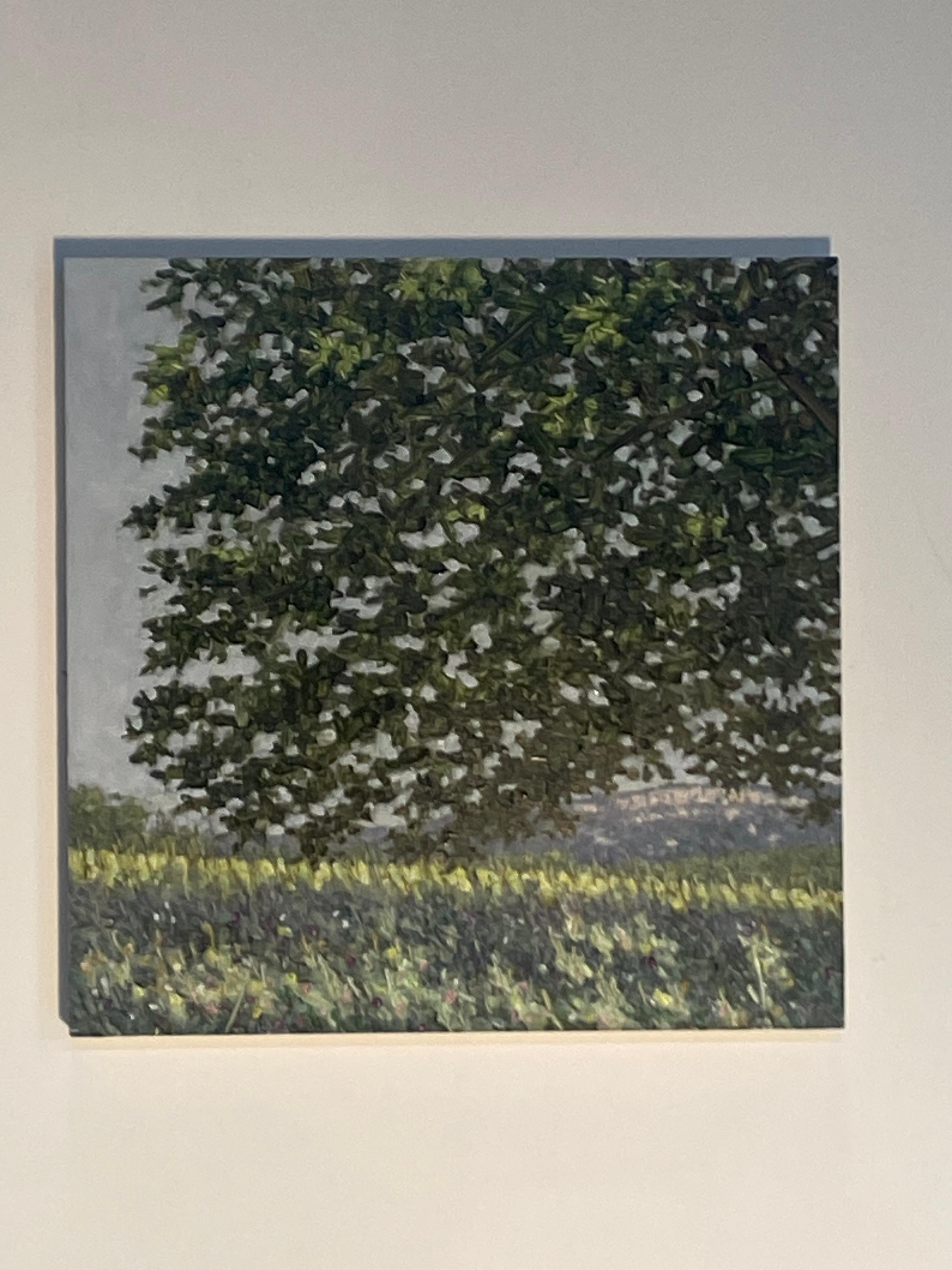 Pittura di campo 23 giugno 2021 - Paesaggio estivo Albero Fiori viola Erba, 2021 in vendita 6