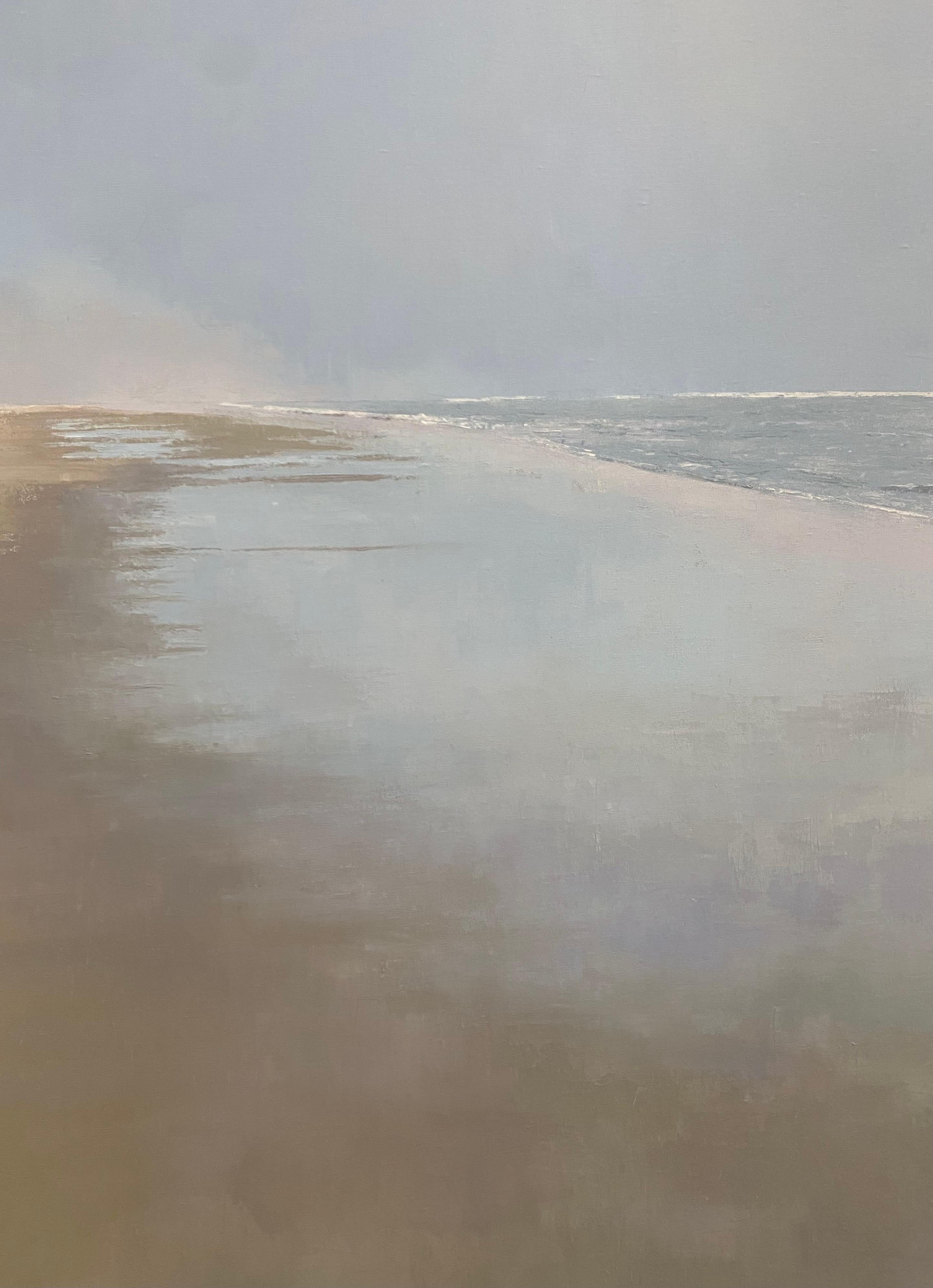 Paysage marin avec brouillard, plage, mer, gris, ciel bleu pâle, paysage de plage brumeux, océan en vente 5