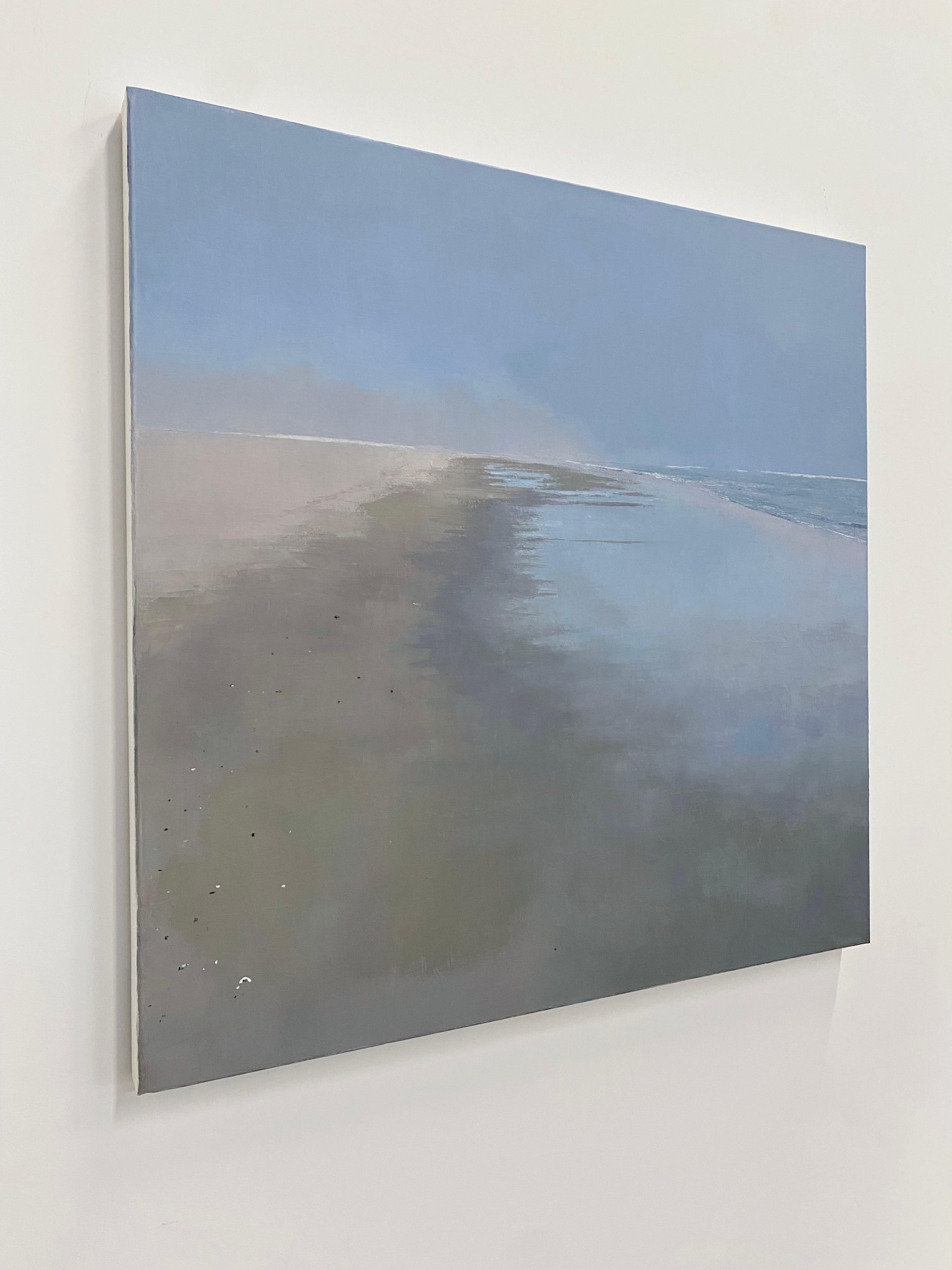 Paysage marin avec brouillard, plage, mer, gris, ciel bleu pâle, paysage de plage brumeux, océan - Contemporain Painting par Thomas Sarrantonio