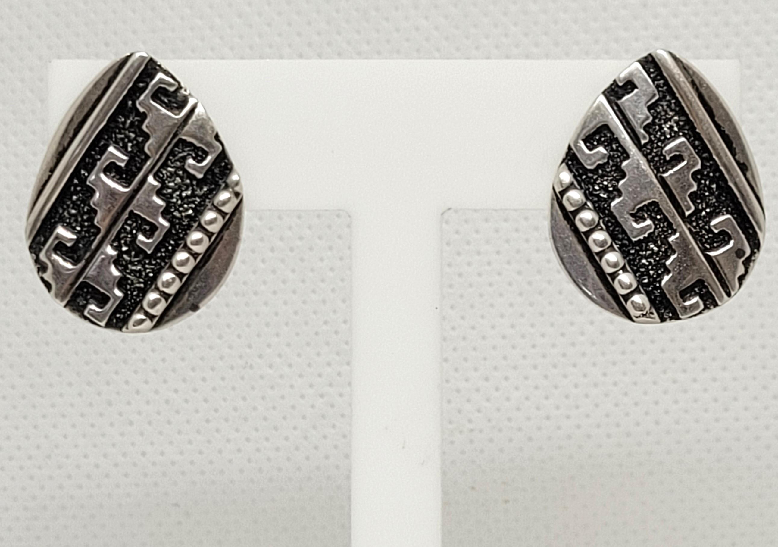 Women's Thomas Singer Navajo American Indian Silver Earrings, Rare, Designer, Friction For Sale