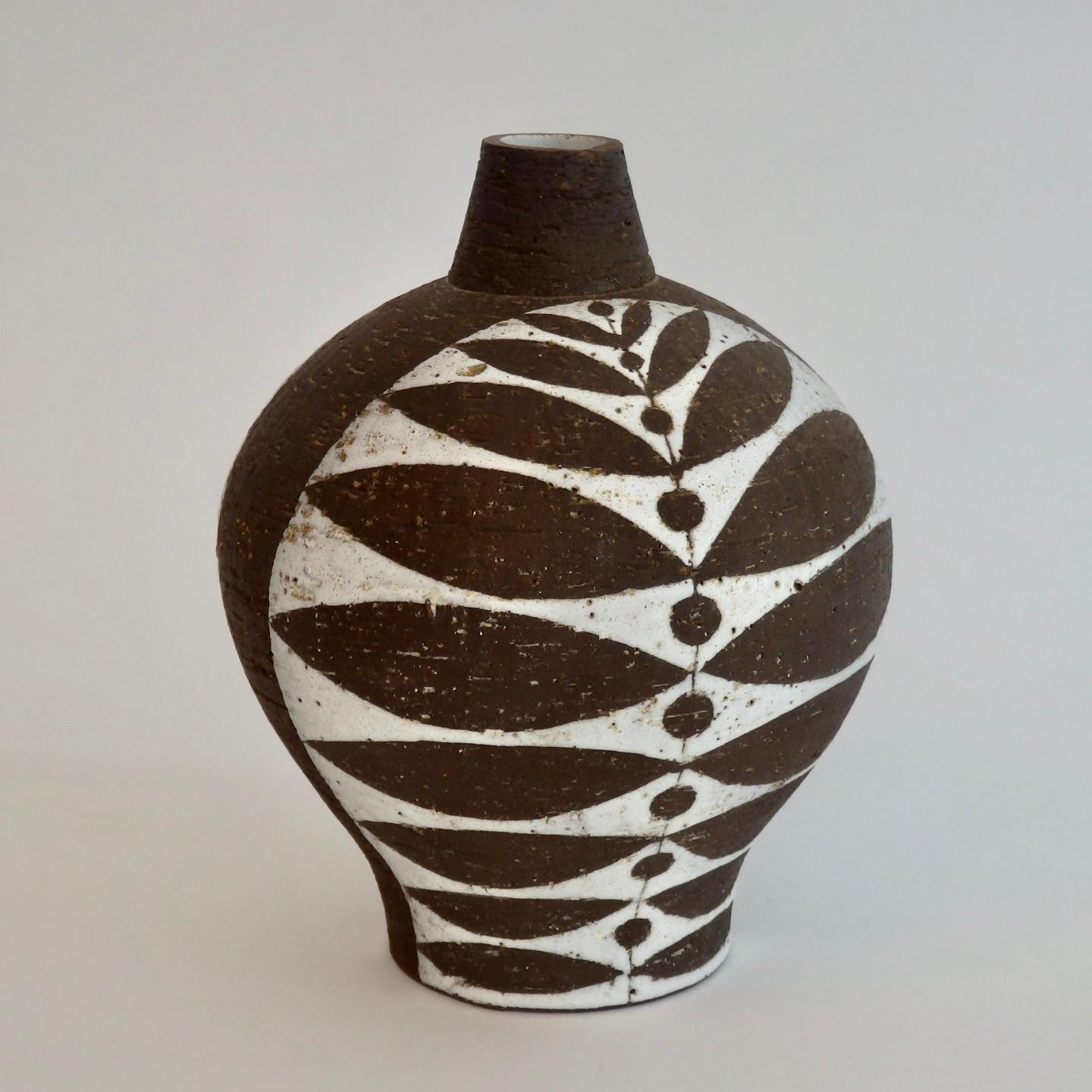 Thomas Toft Black and White Denmark Pottery Vessel 2