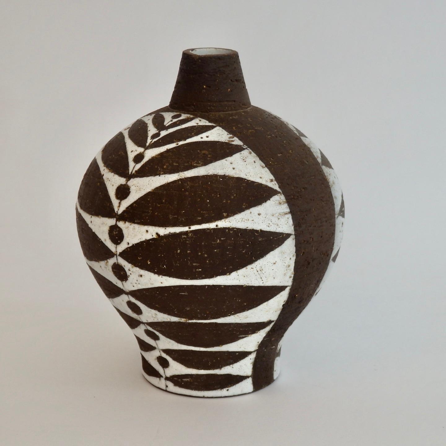 Thomas Toft Black and White Denmark Pottery Vessel In Good Condition In Ferndale, MI