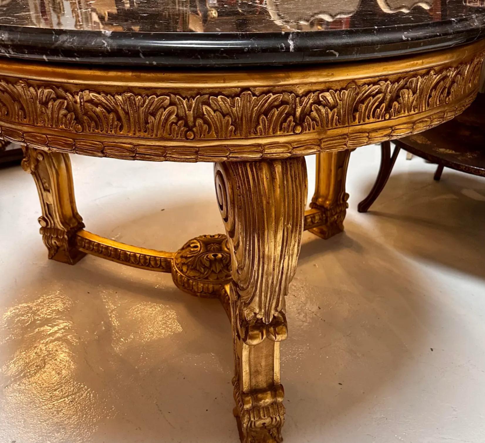 Regency Thomas W. Morgan Table centrale en bois doré et marbre noir en vente