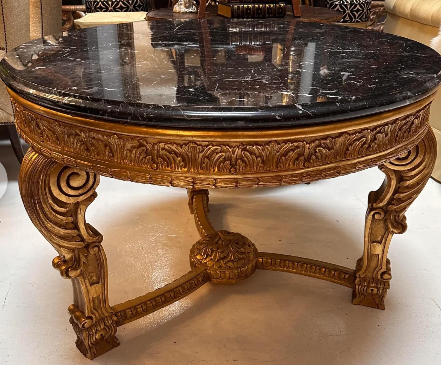 Fin du 20e siècle Thomas W. Morgan Table centrale en bois doré et marbre noir en vente