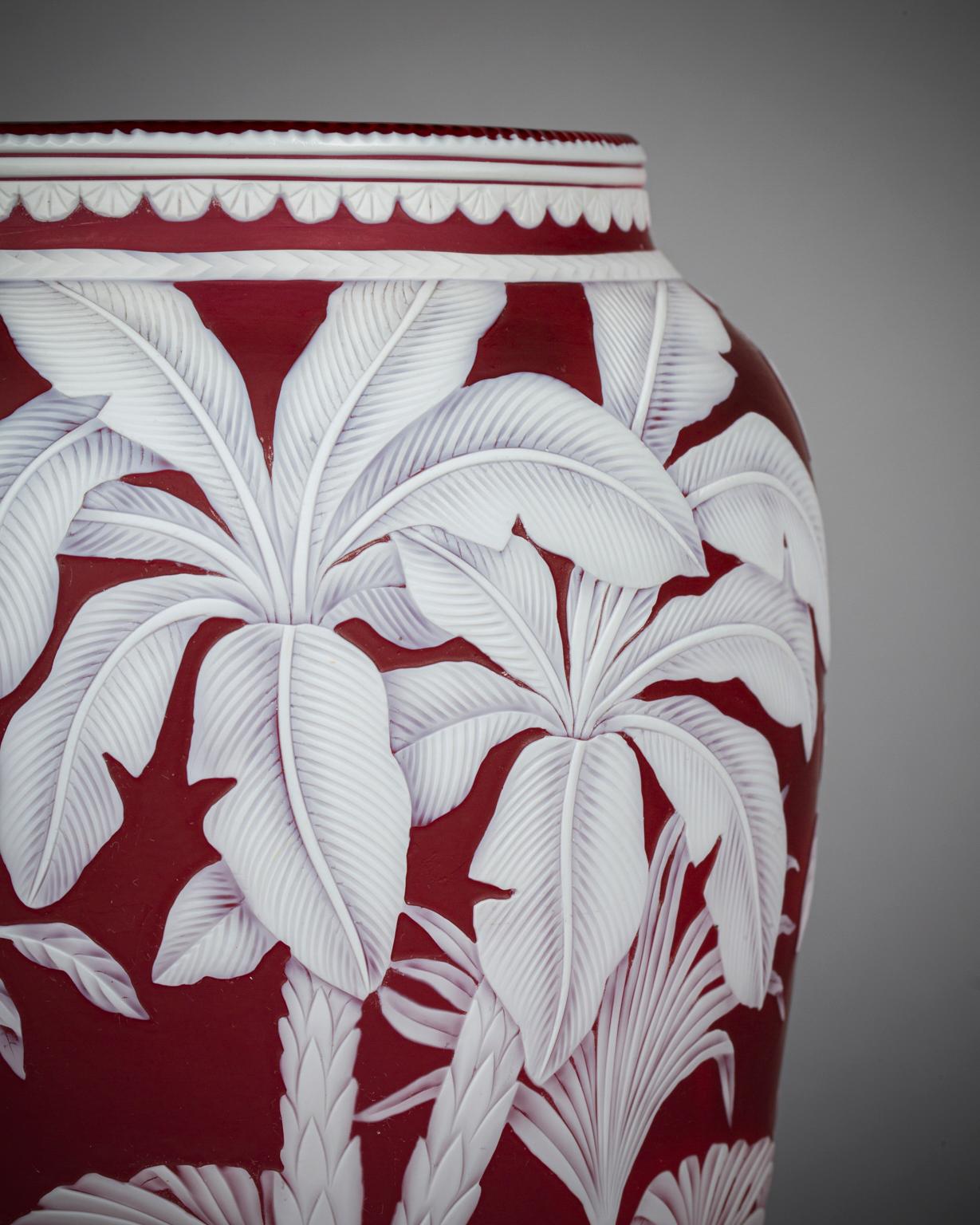 Fine XIX secolo Vaso 'Serpent and Bamboo' di Thomas Webb & Sons, 1890 circa in vendita