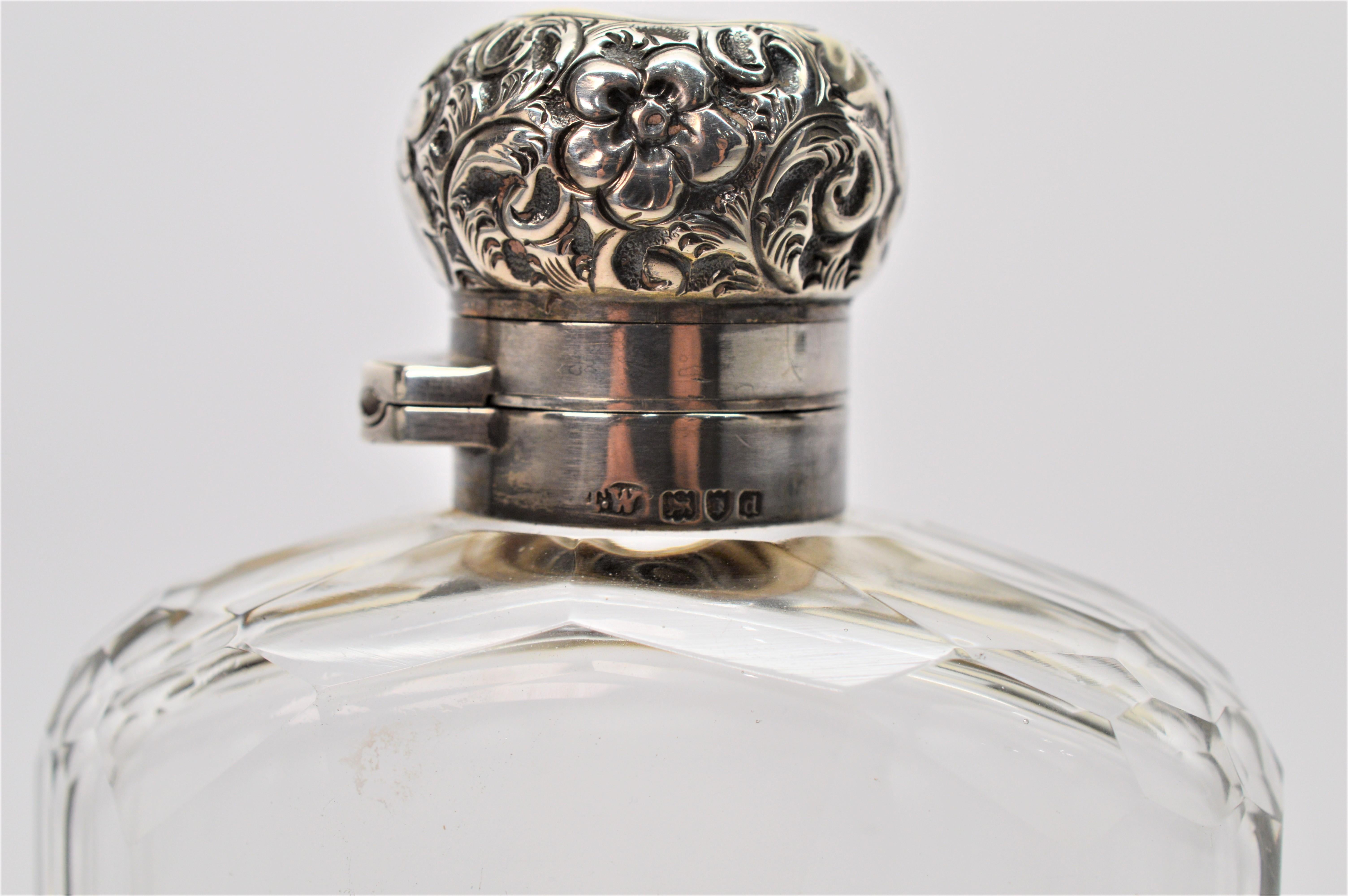 Thomas Wimbush Sterling Silver Leaded Glass Antique English Flask In Excellent Condition For Sale In Mount Kisco, NY