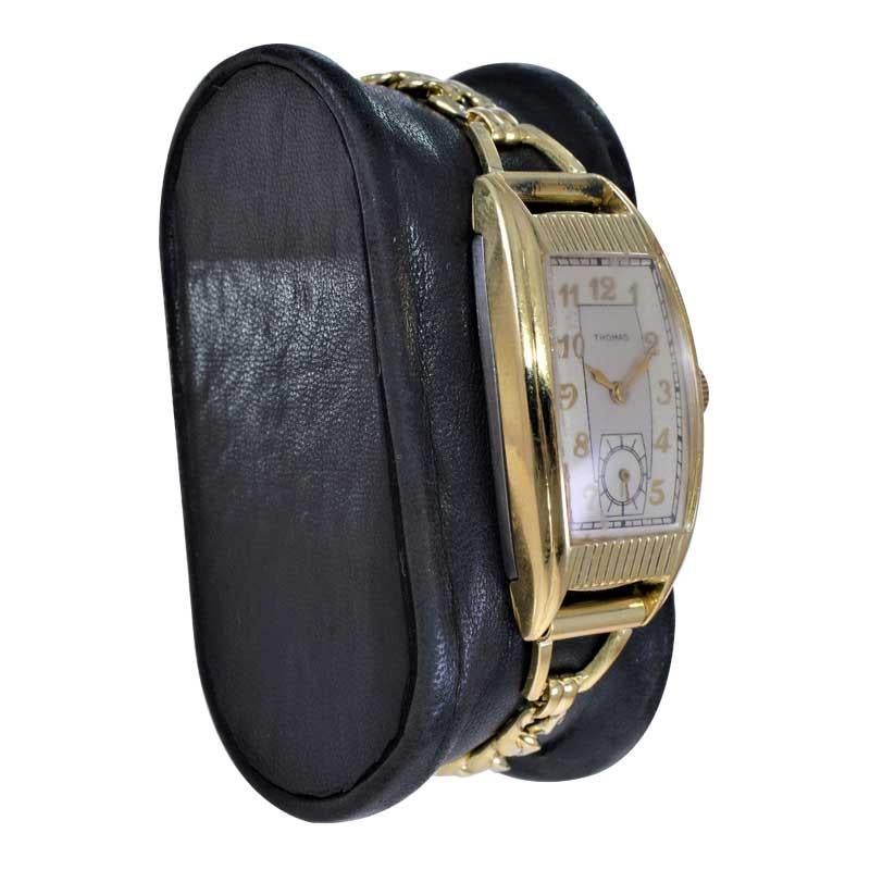 Thomas Gelbgold gefüllte Art-Déco-Armbanduhr im Stil von 1940er Jahren für Damen oder Herren im Angebot