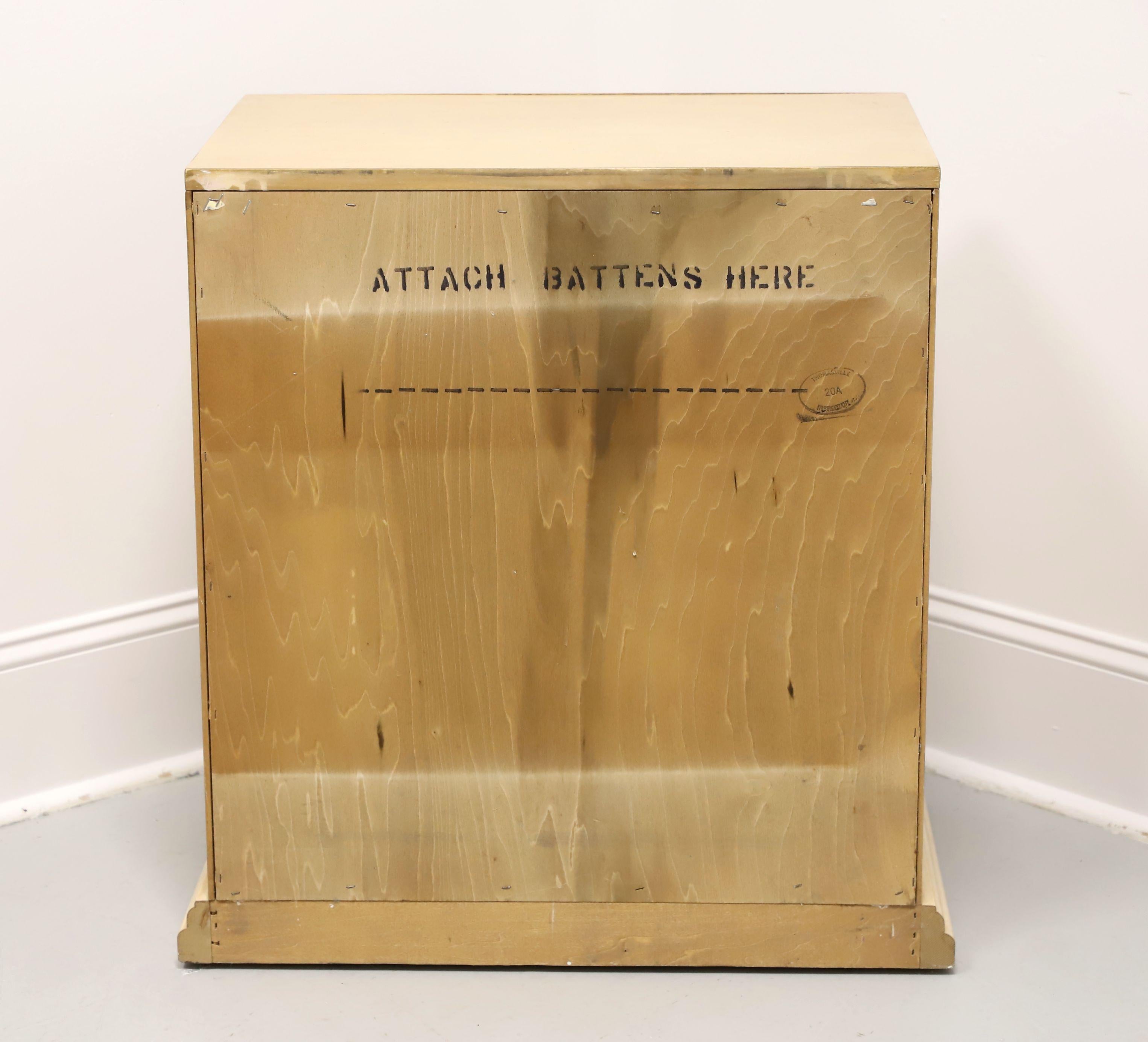 THOMASVILLE 1980's Post-Modern Whitewashed Oak Nightstand In Good Condition For Sale In Charlotte, NC