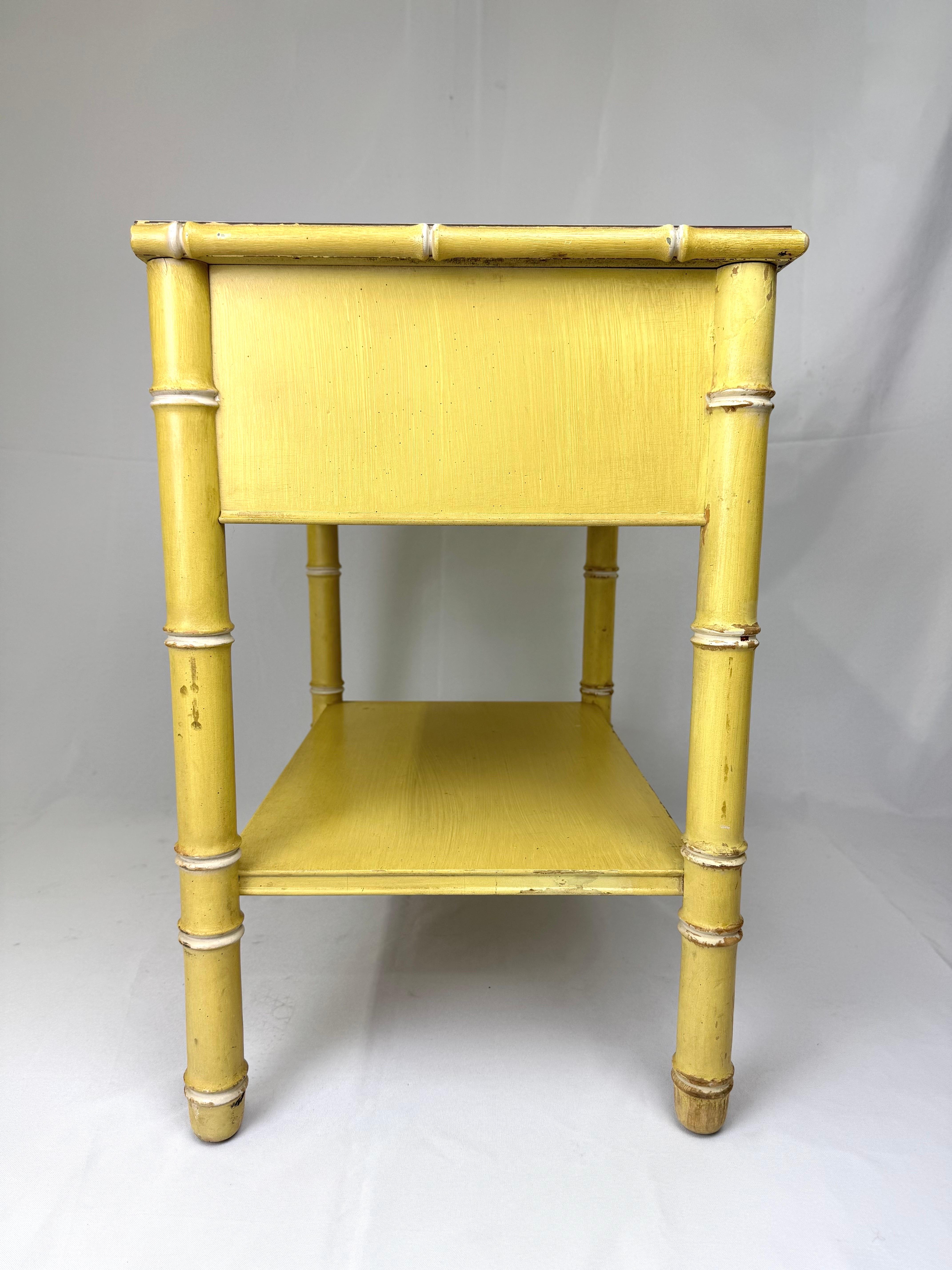 Thomasville Allegro  Table ou table de nuit faux bambou en vente 7