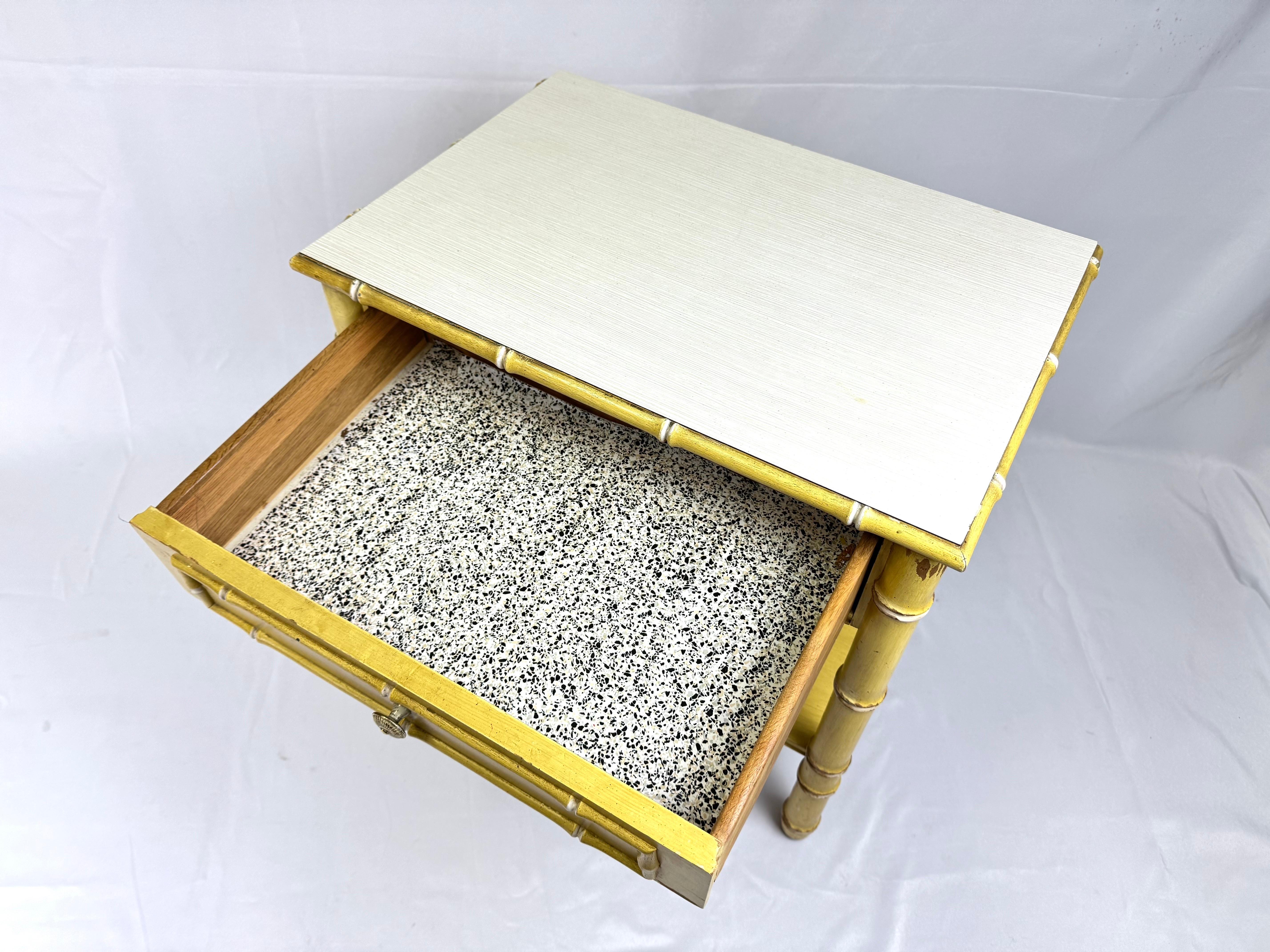 Thomasville Allegro  Table ou table de nuit faux bambou en vente 11