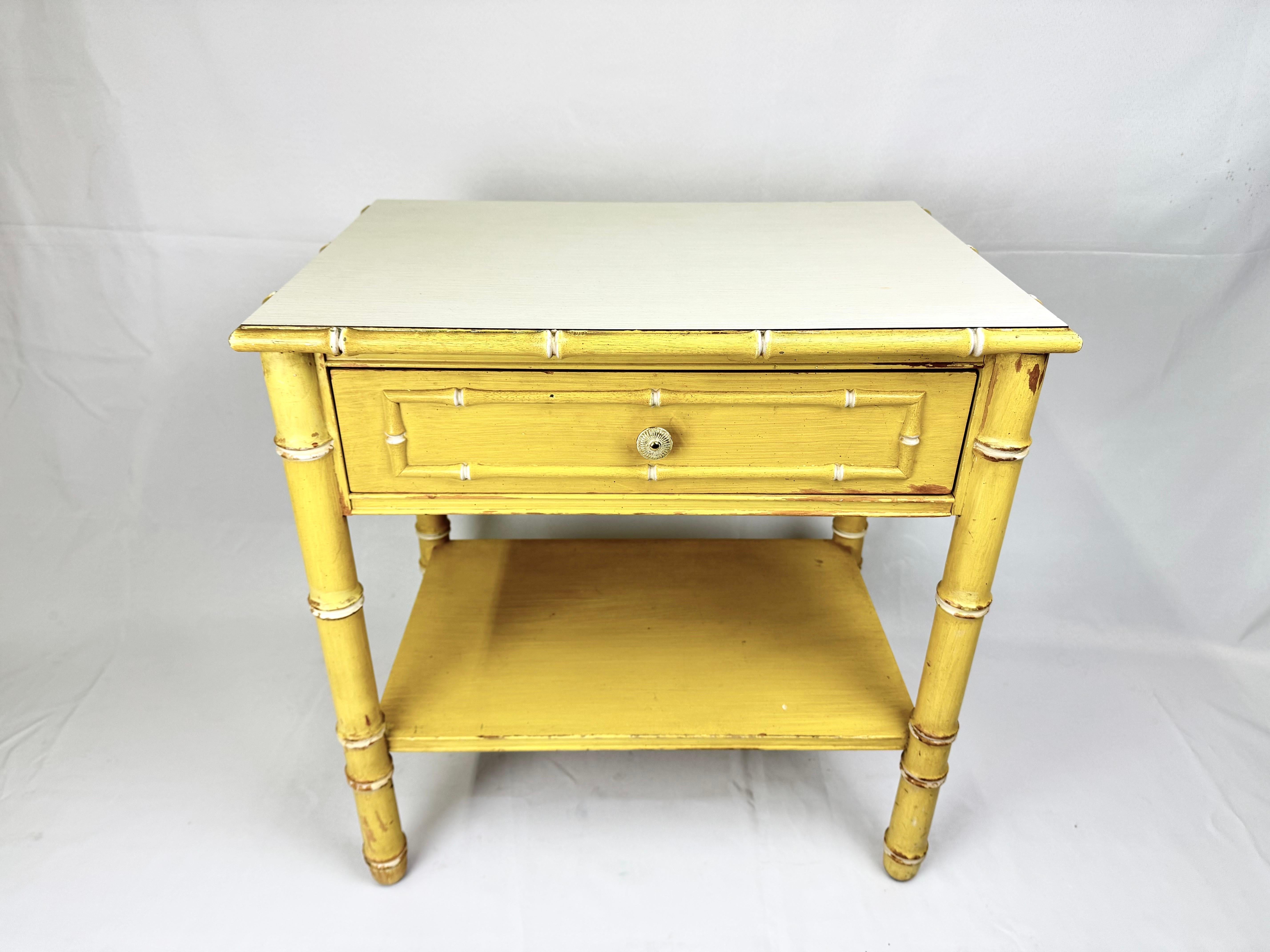 Métal Thomasville Allegro  Table ou table de nuit faux bambou en vente