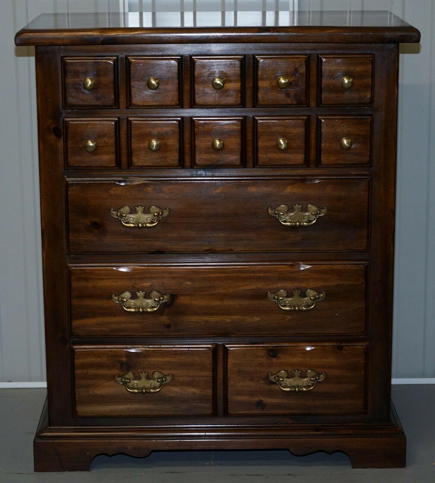 We are delighted to offer for sale this stunning RRP £4500 Thomasville USA solid hardwood bank or chest of drawers

A very good looking well made and substantial piece of furniture, I have the matching large chest of drawers with mirror on top