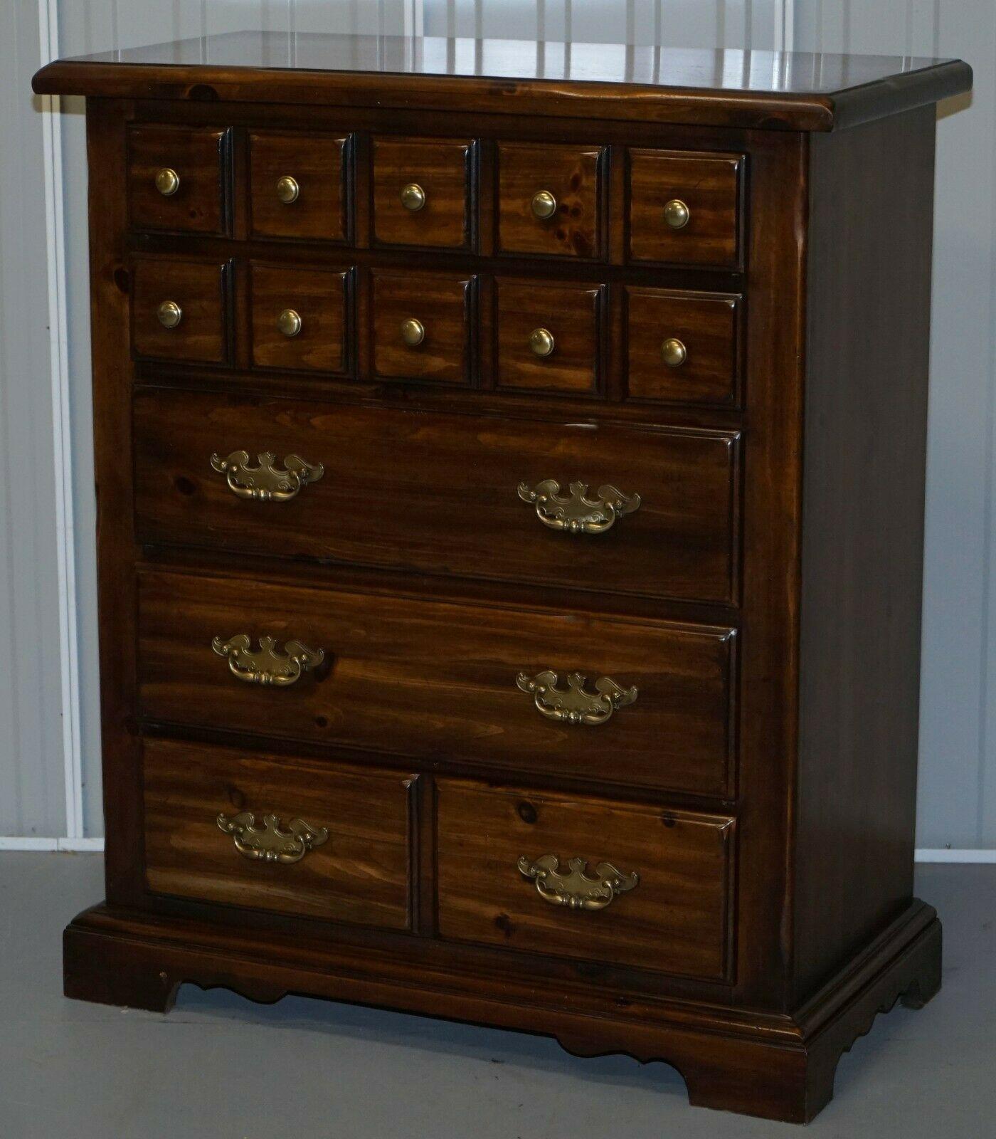 Postmoderne Commode de banque Thomasville en bois massif et feuillus de style Haberdashery en vente