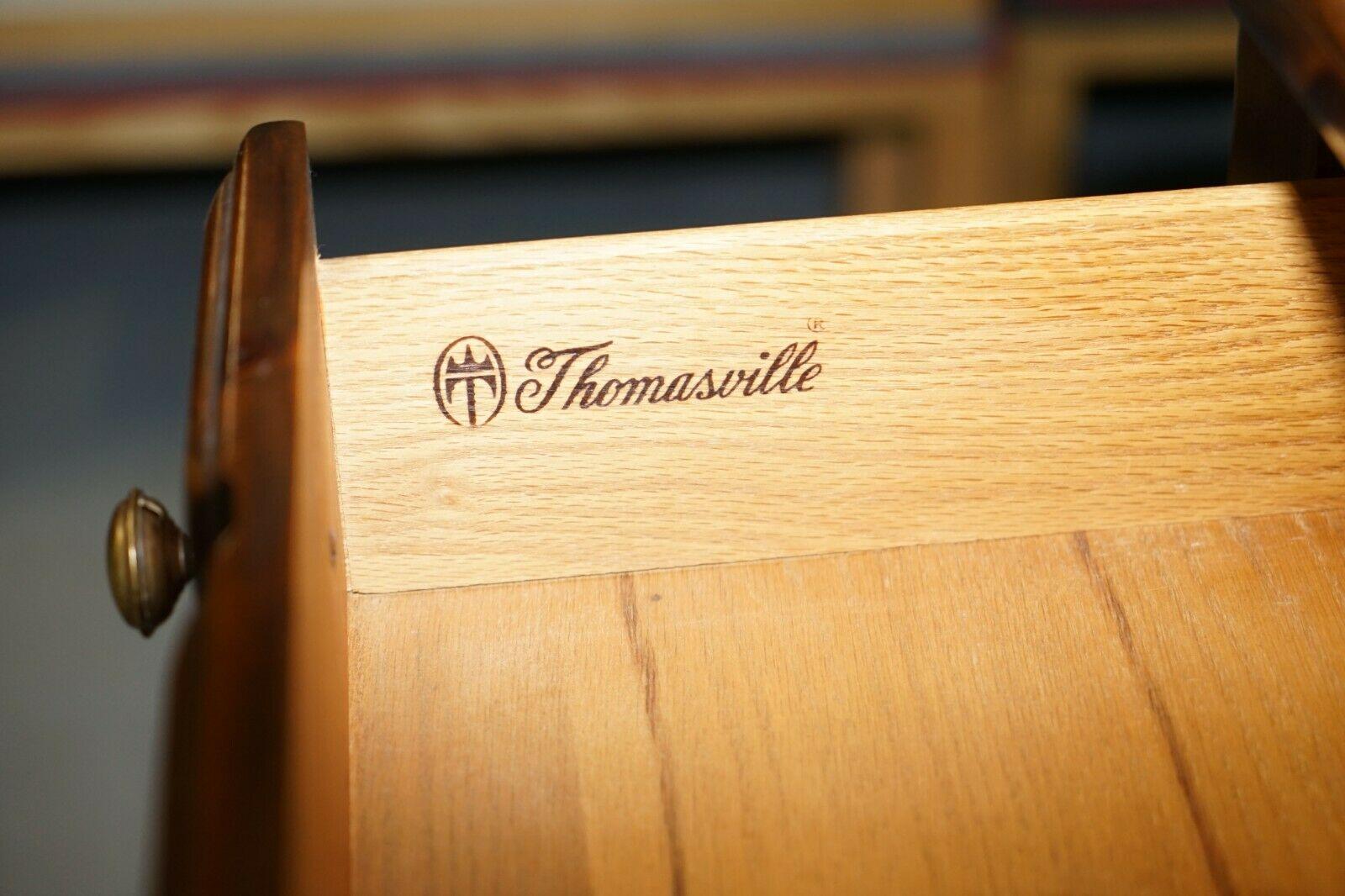 Commode de banque Thomasville en bois massif et feuillus de style Haberdashery en vente 1
