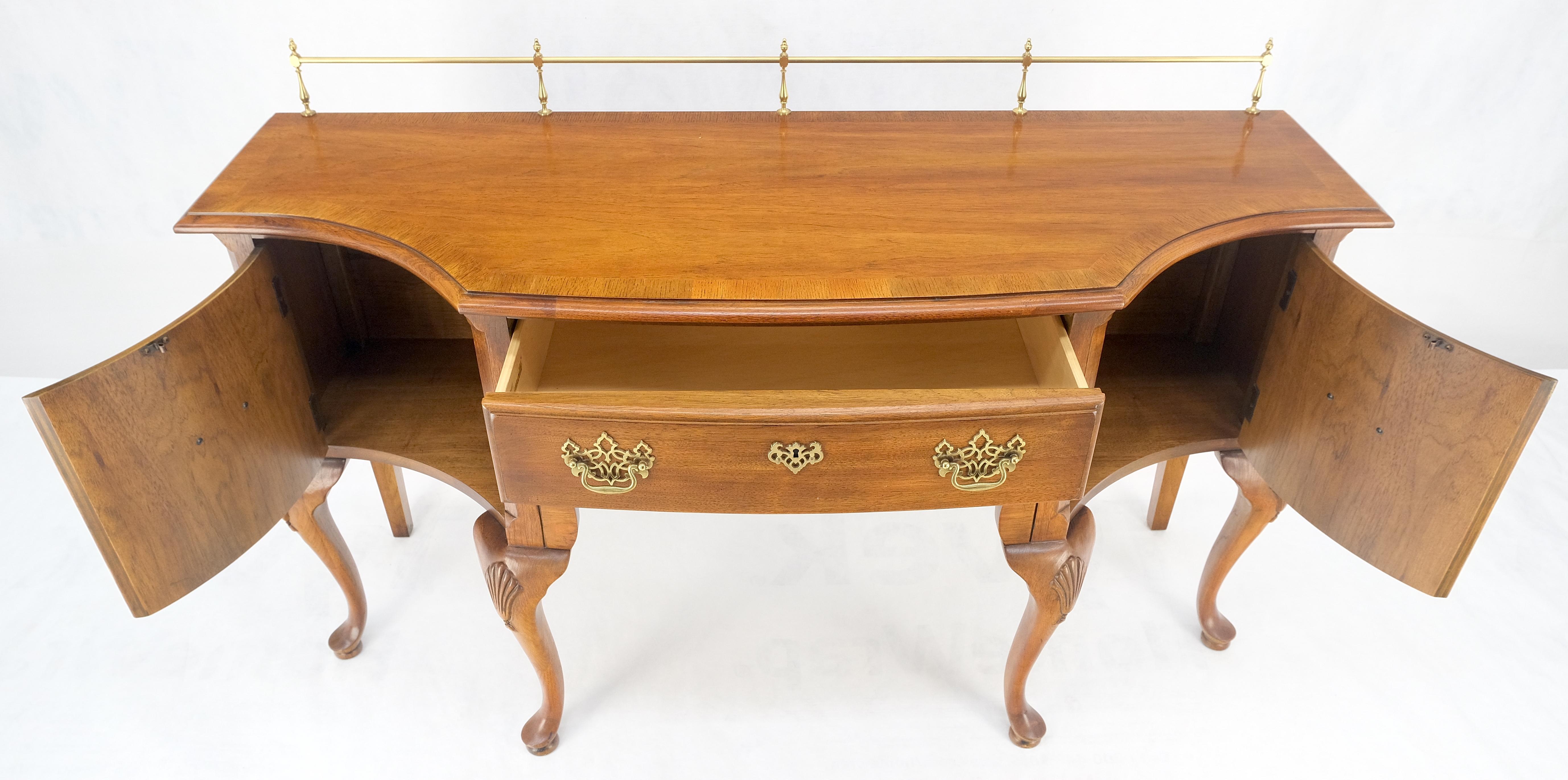 Thomasville Brass Gallery Back Banded Top Light Walnut Sideboard MINT In Excellent Condition For Sale In Rockaway, NJ