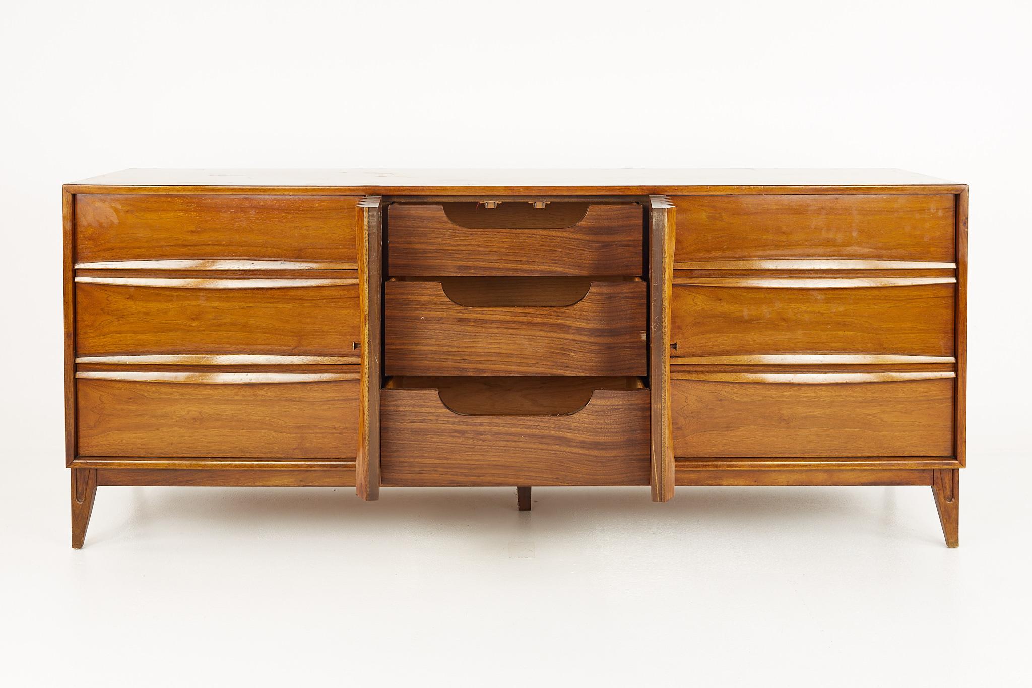 Thomasville Brutalist Mid Century Walnut Lowboy Dresser 4